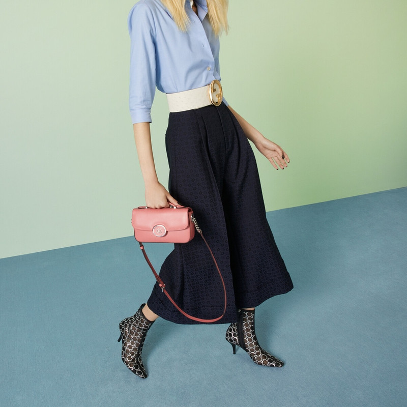 GUCCI Petite GG mini shoulder bag outlook