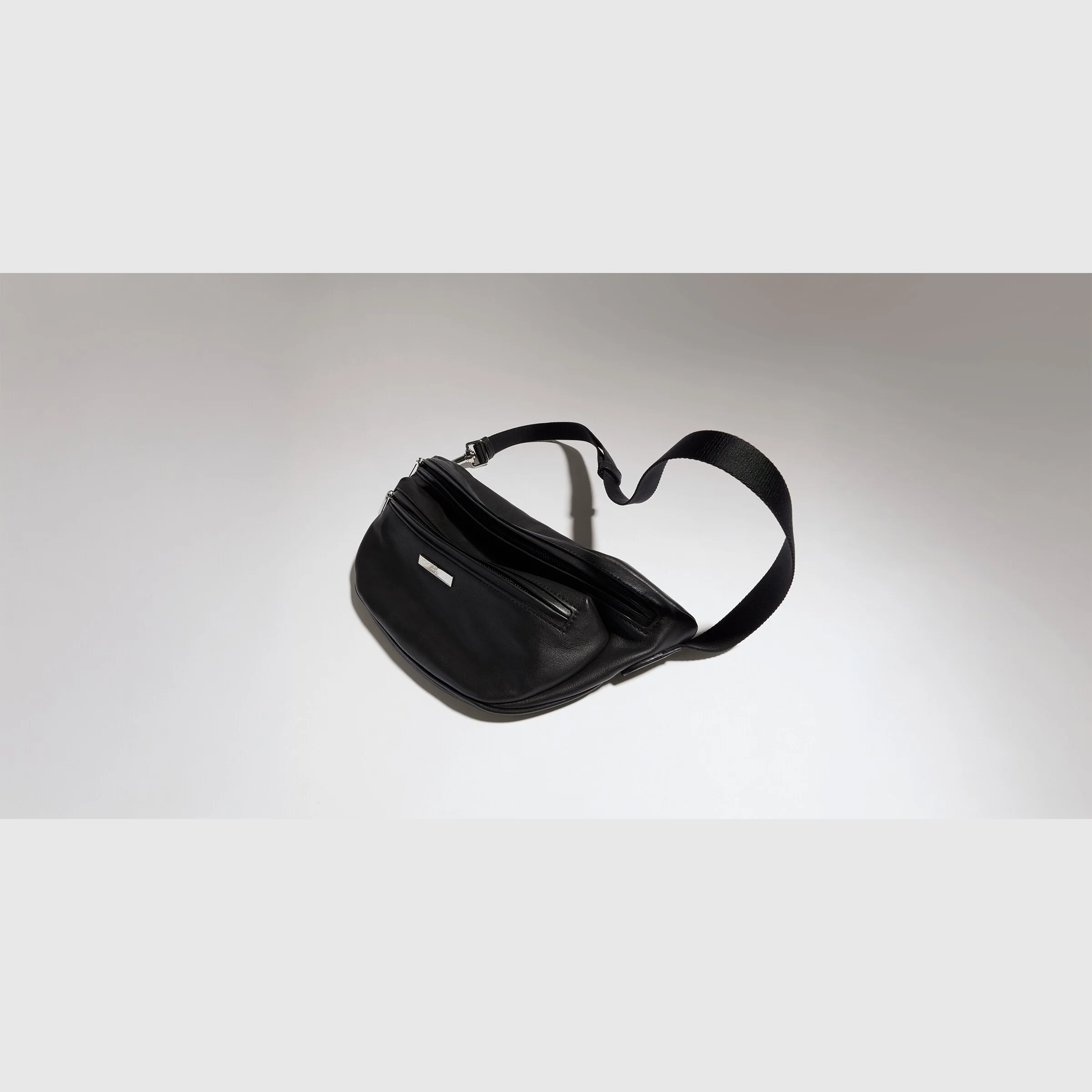 Gucci Tag medium crossbody bag - 1