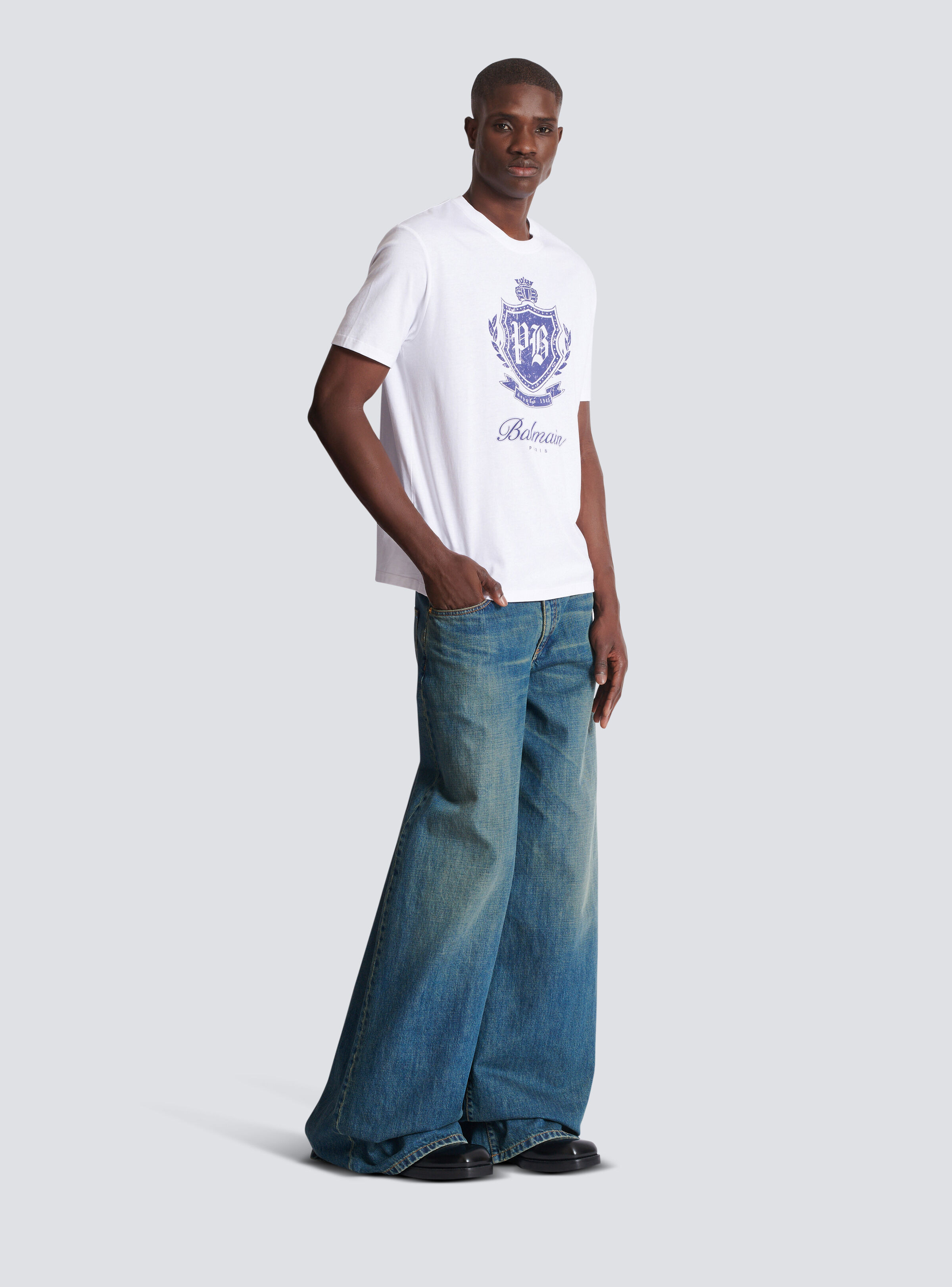 Short-sleeved T-shirt with College Emblem print - 3