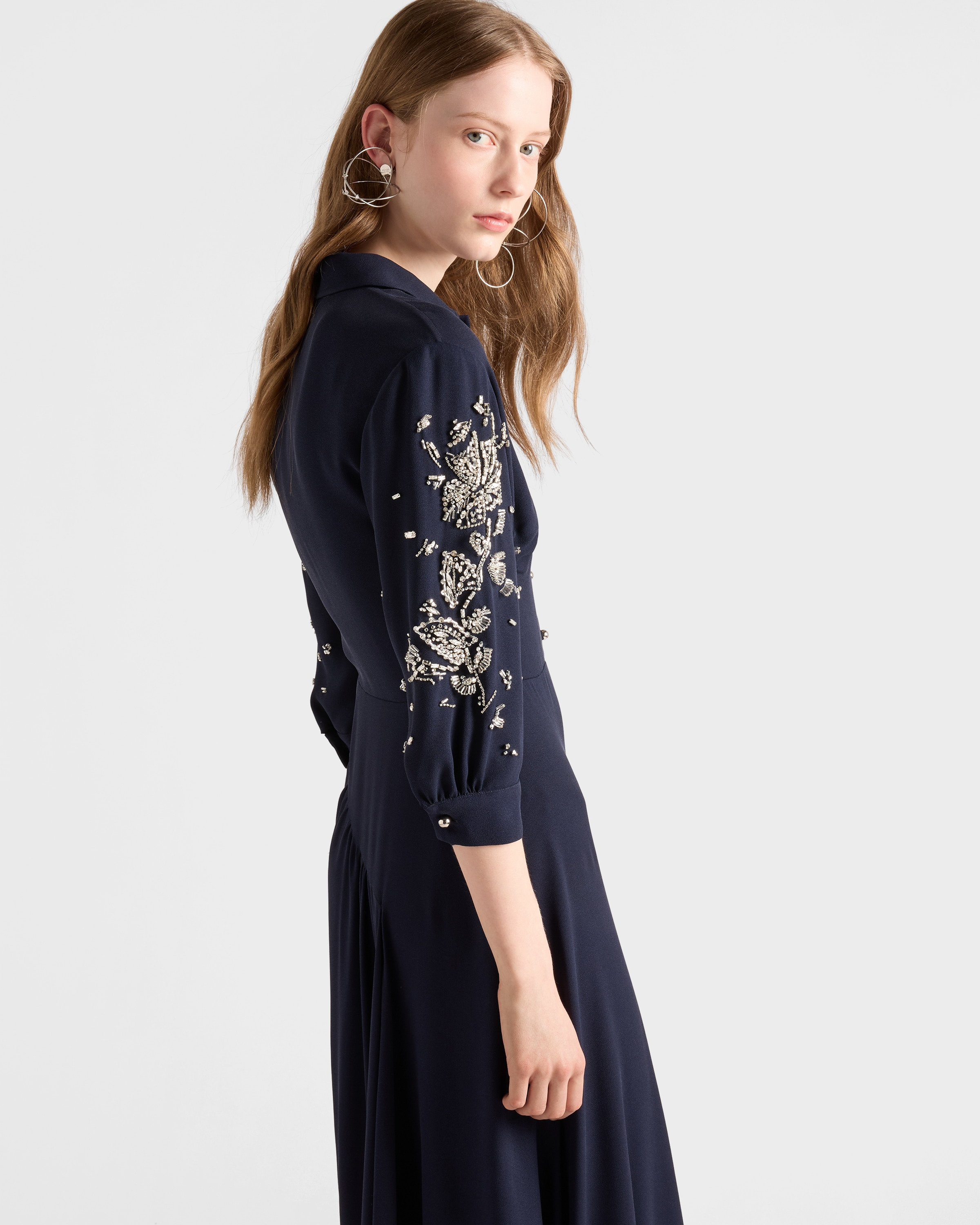 Long embroidered sablé dress - 5