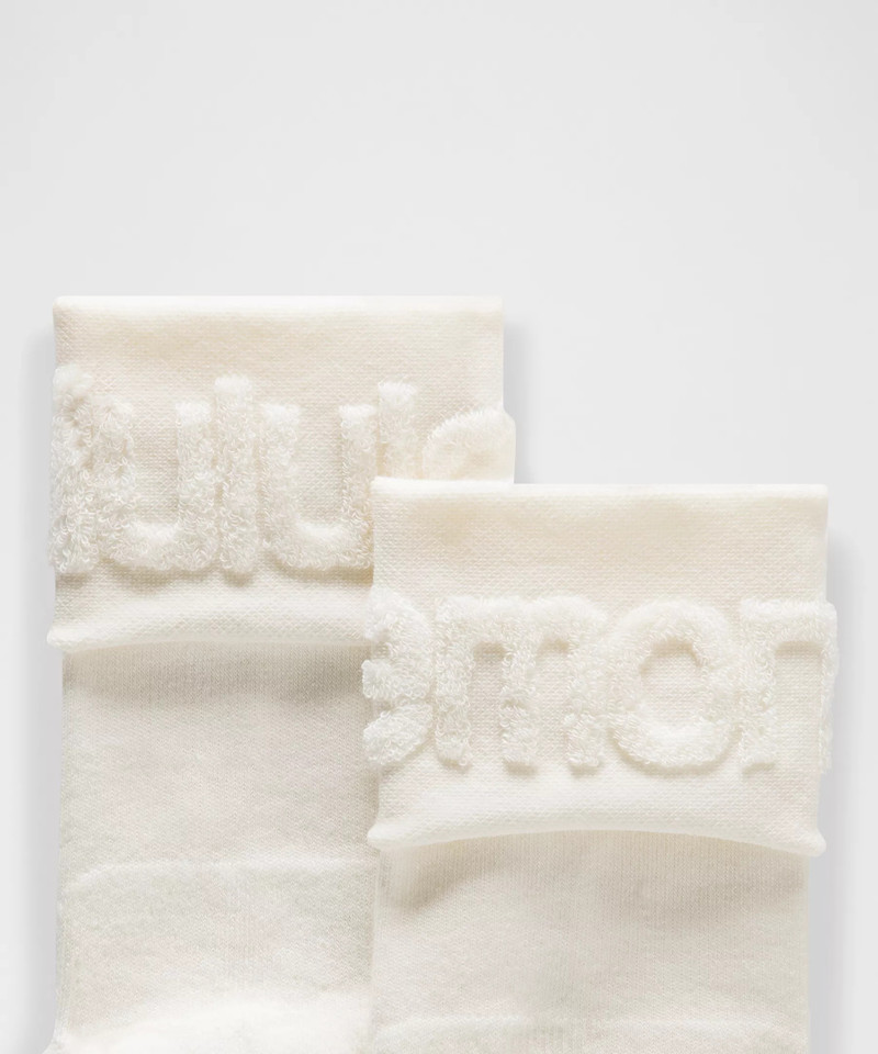 lululemon Unisex Fold-Over Terry Quarter Socks outlook