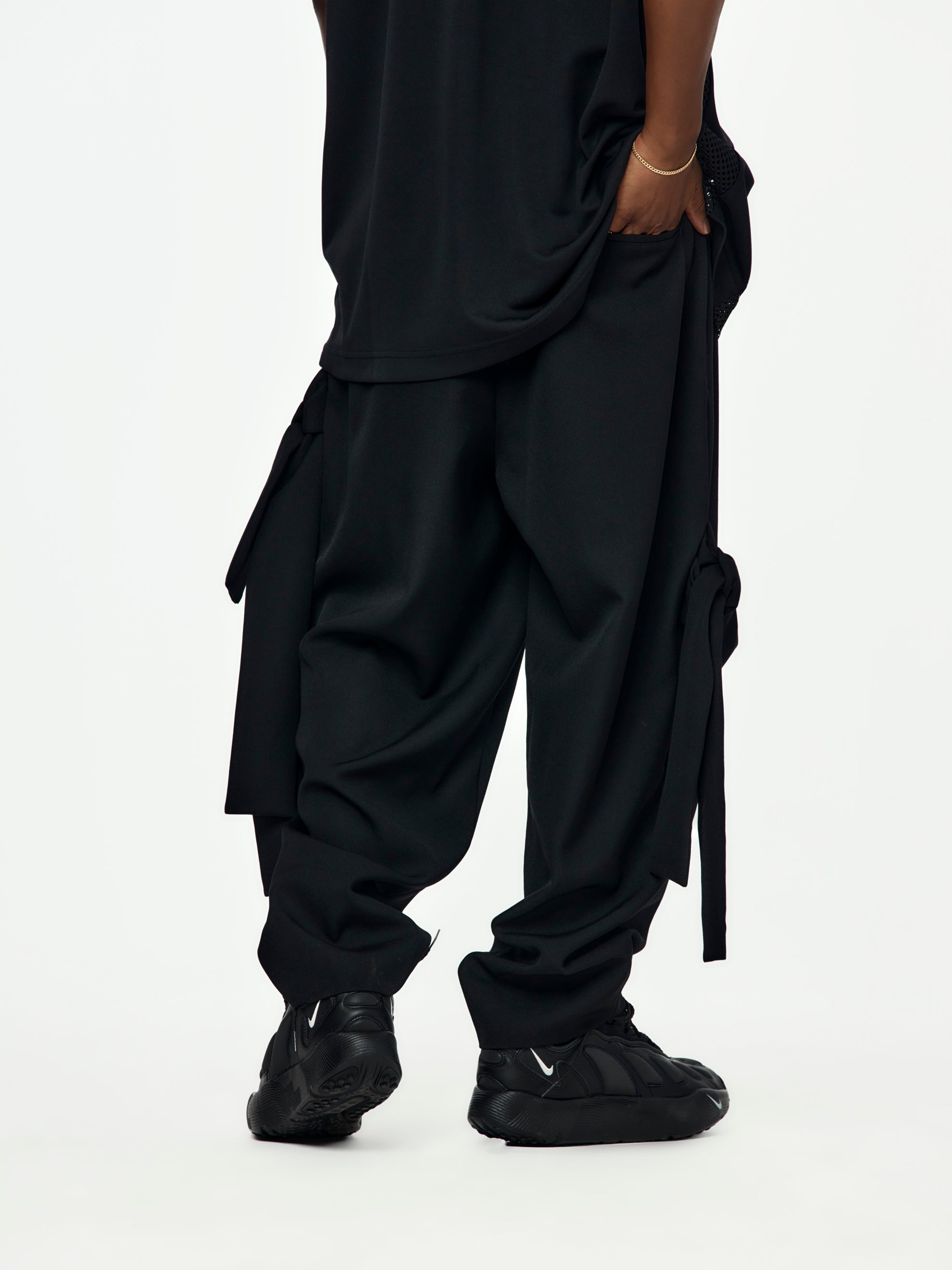 COMME DES GARÇONS HOMME PLUS WOOL GABARDINE KNOT TROUSERS (BLACK) - 4