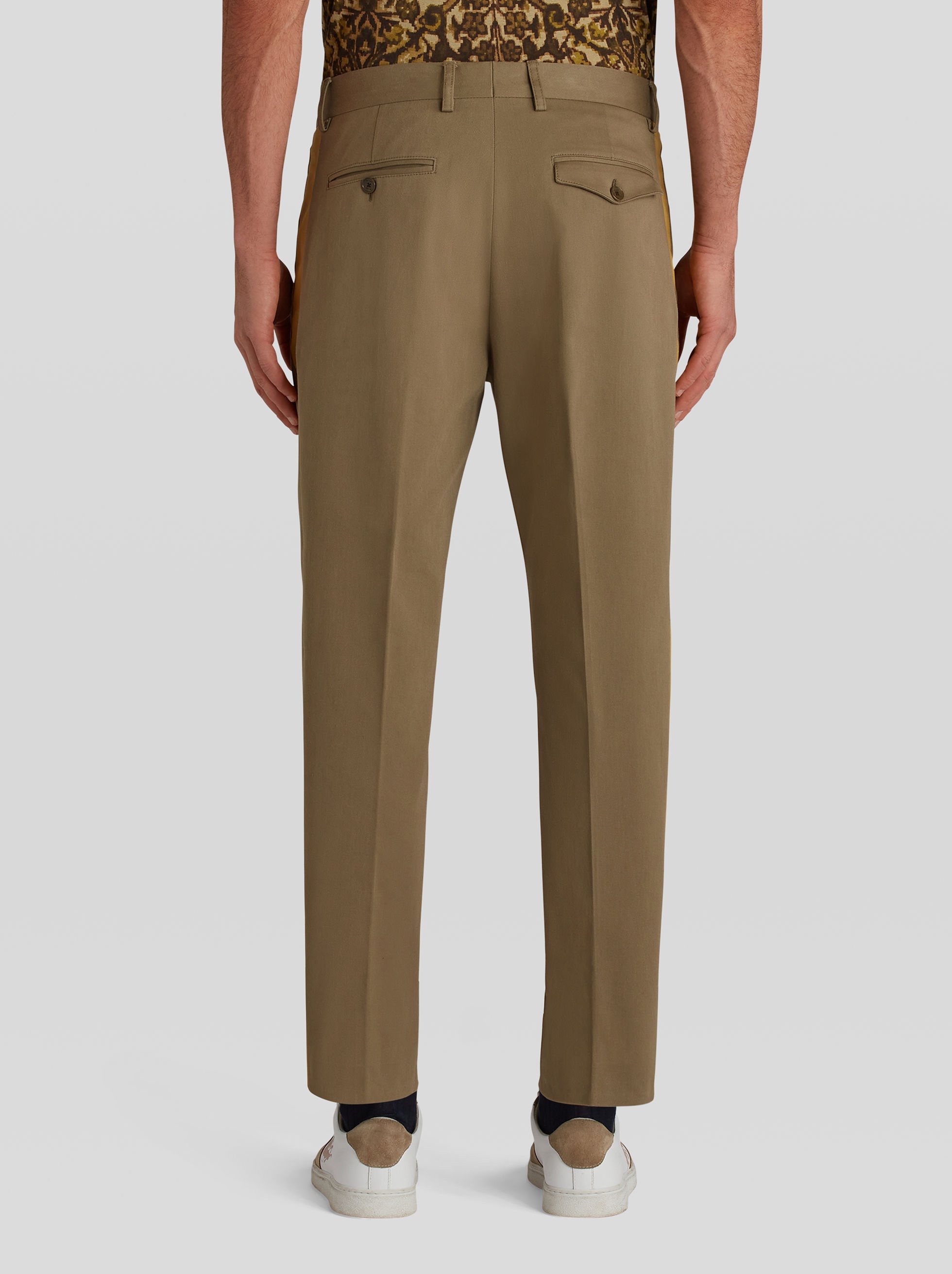 TROUSERS WITH TUCKS AND SIDE BAND - 4