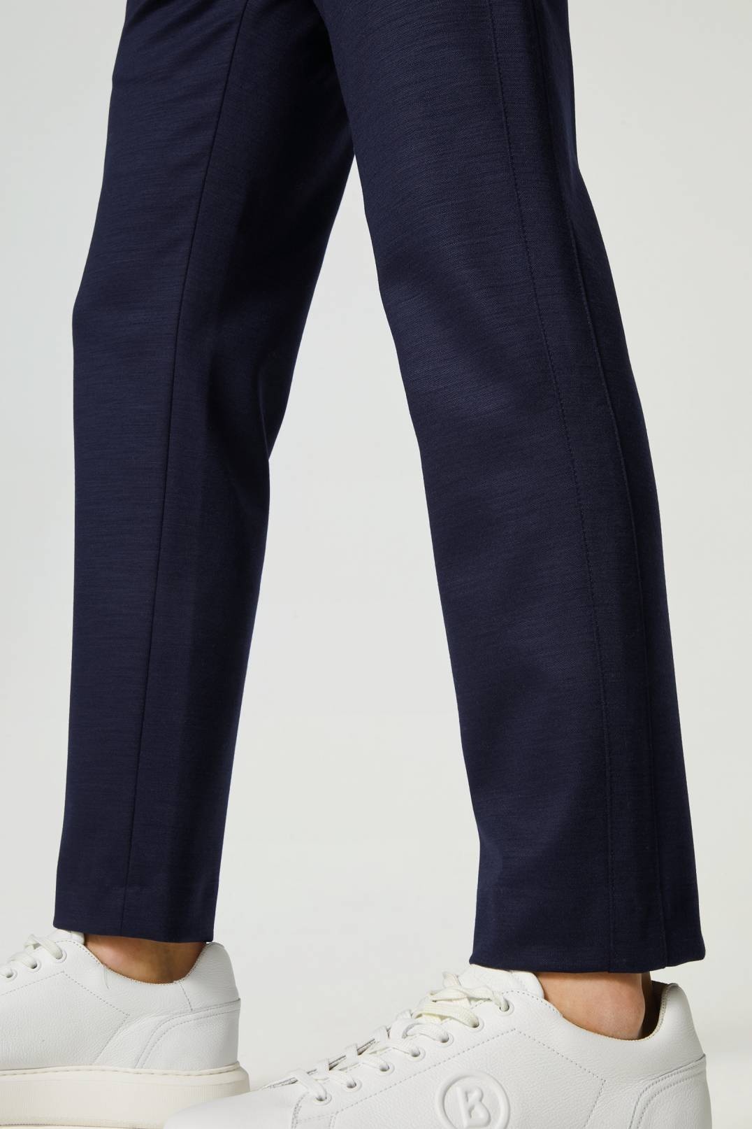 RILEY CHINOS IN NAVY BLUE - 4