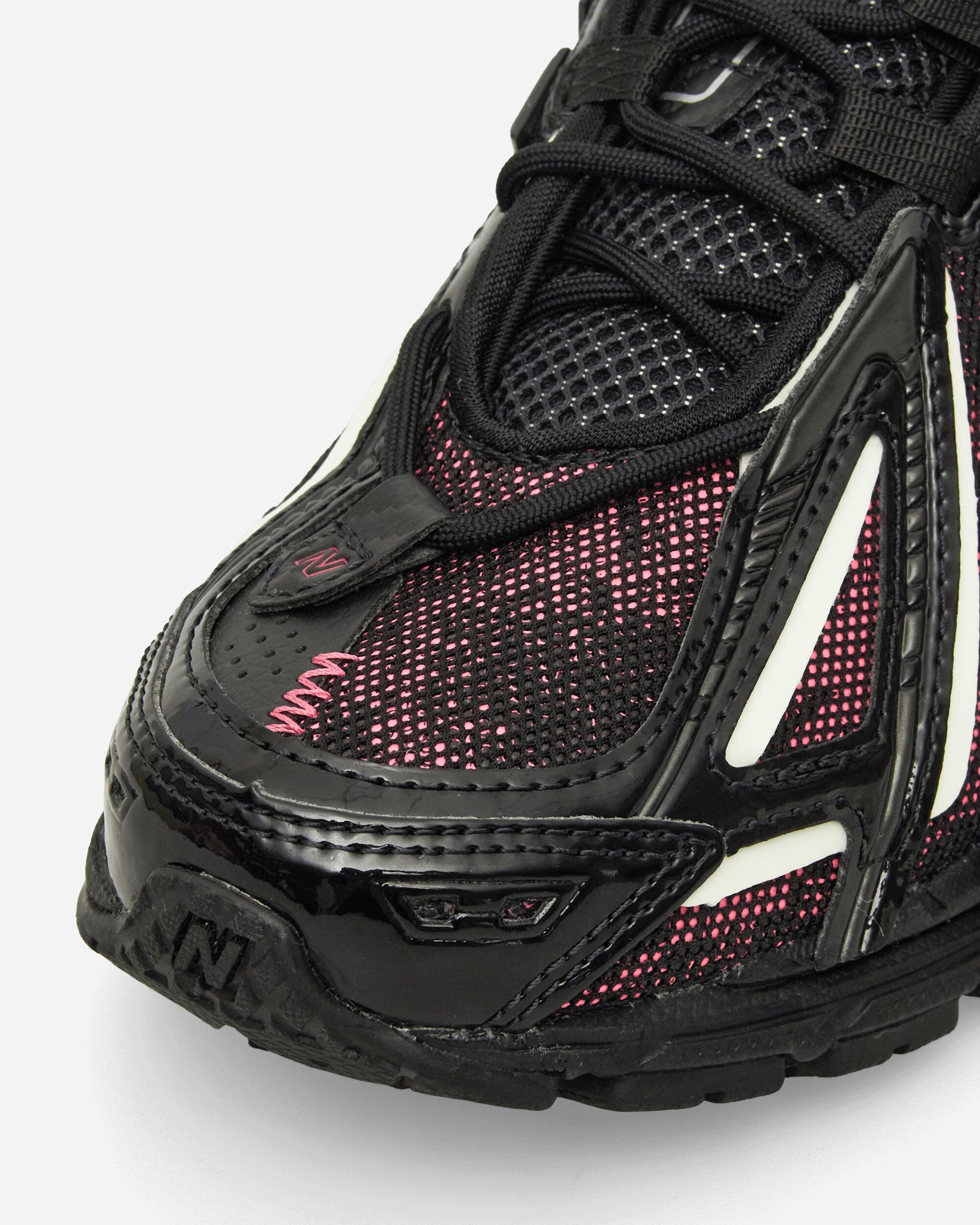 1906A Sneakers Black / Dragon Berry / White - 6