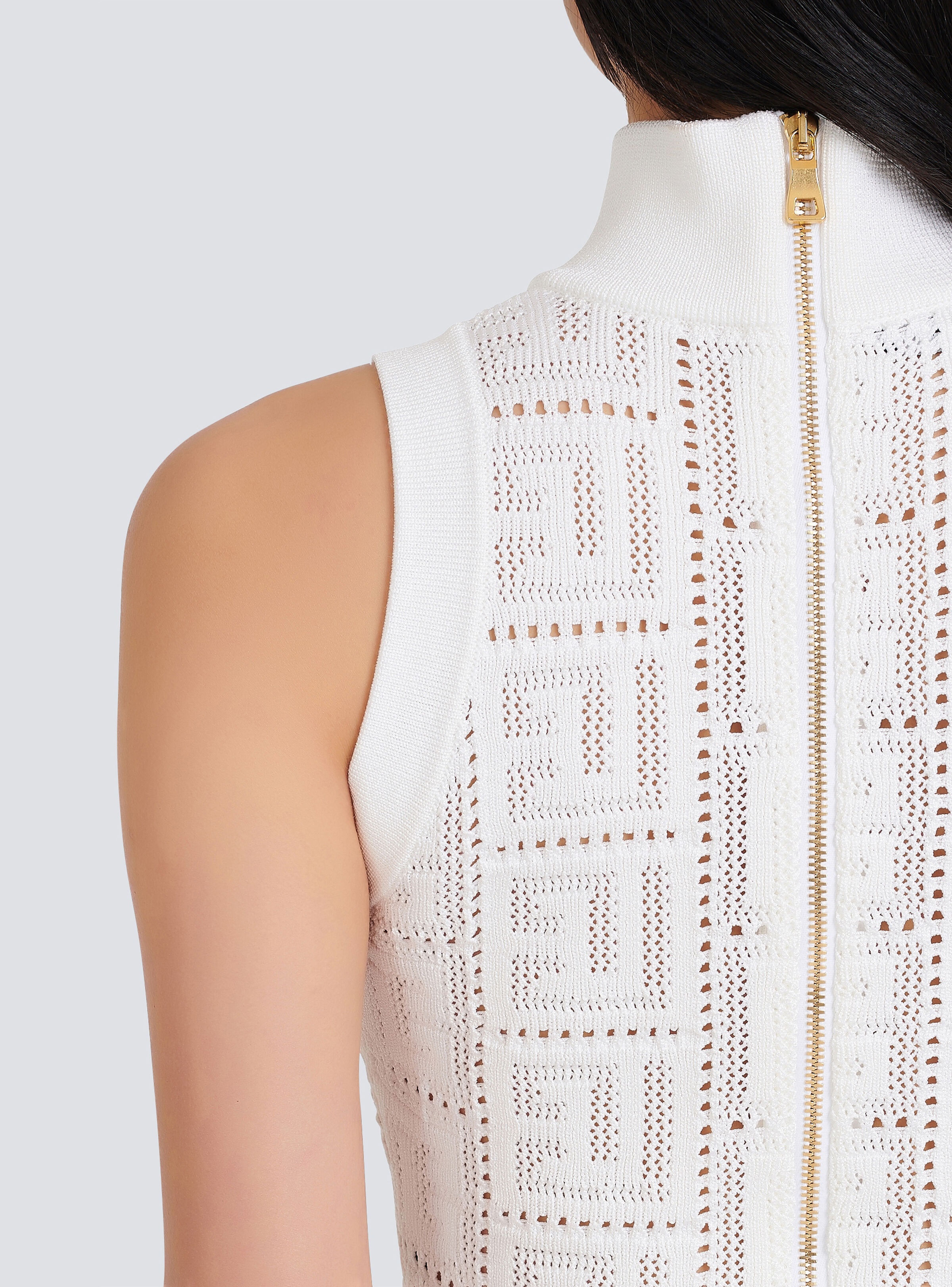 Short eco-designed knit dress with Balmain monogram - 10