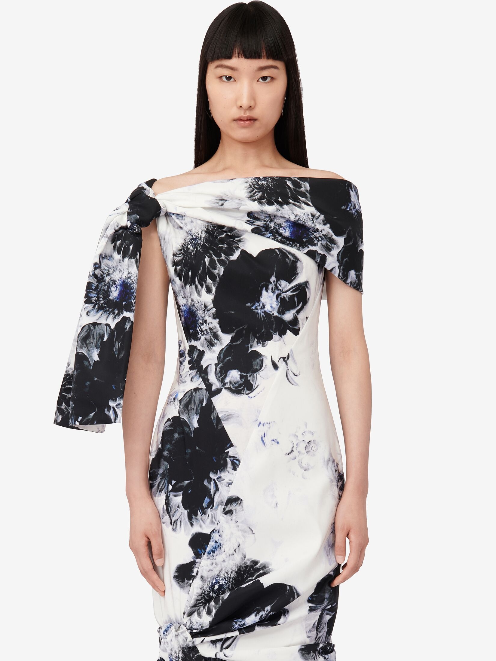 Women's Chiaroscuro Off-the-shoulder Dress in White/black/electric Blue - 5