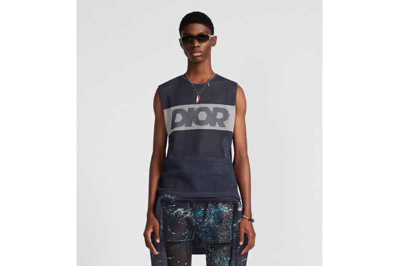 Sleeveless T-Shirt 4