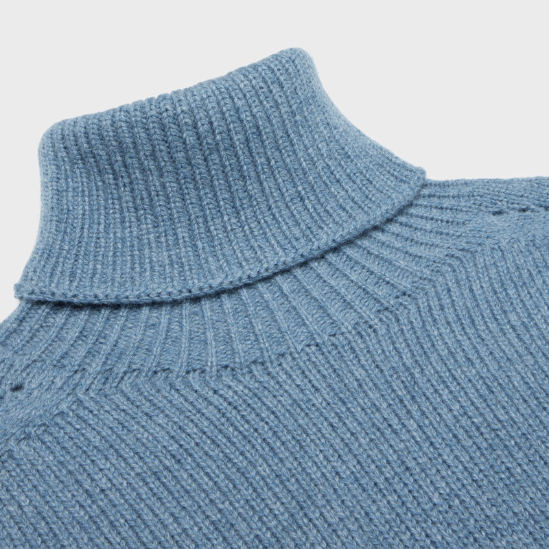 turtleneck sweater in seamless cashmere 3