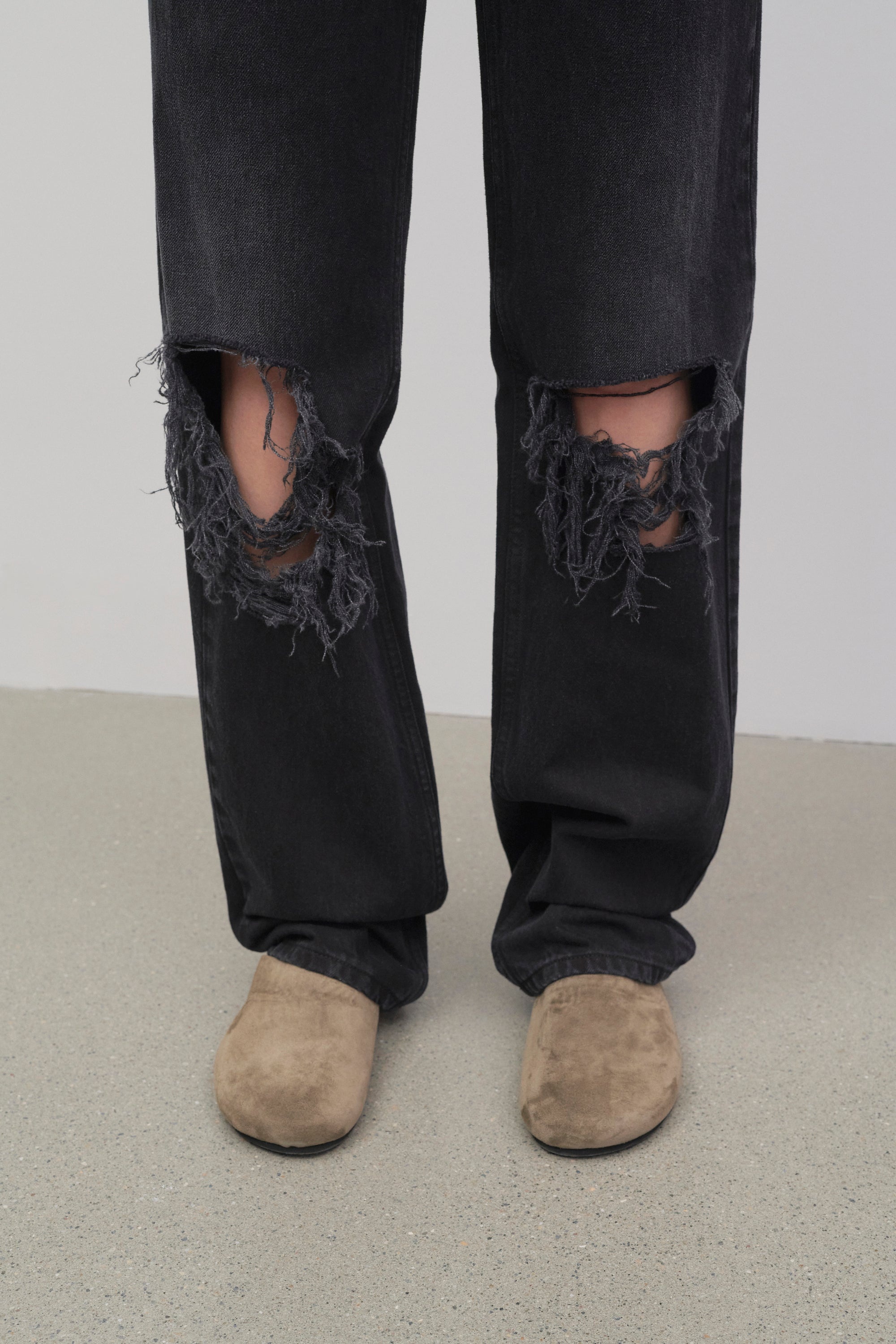 【The Row】 Burty distressed boyfriendジーンズ The Row Burty distressed boyfriend jeans | mytheresa