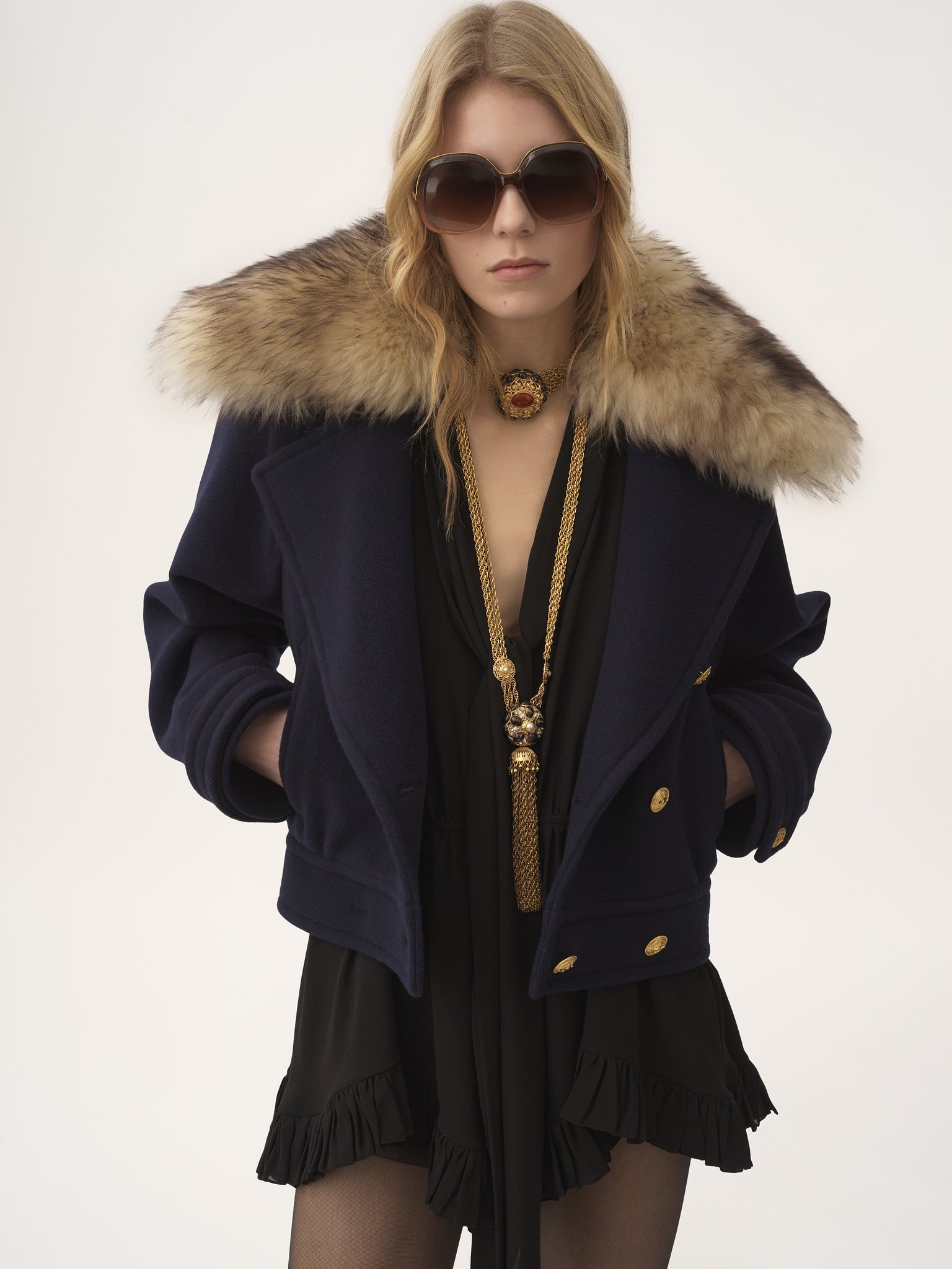 SHORT BOXY DOUBLE-BREASTED COAT IN WOOL - 5