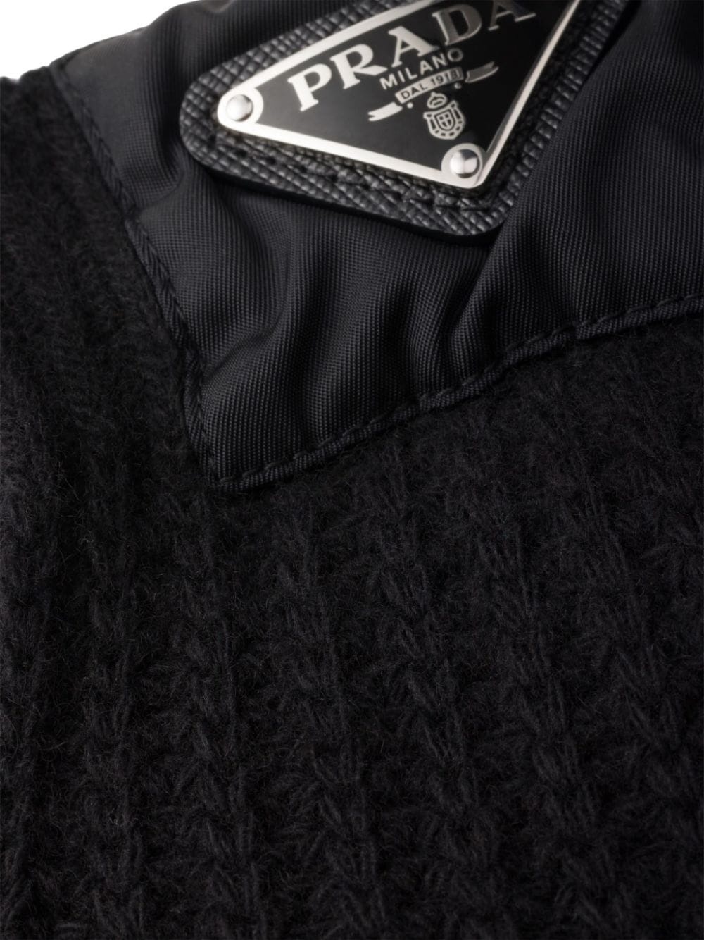 Triangle logo patch gloves - 2
