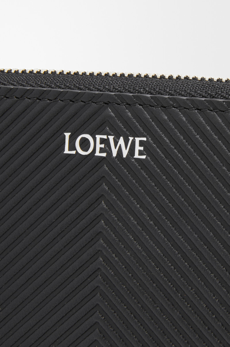 Zip around wallet in textured classic calfskin 5