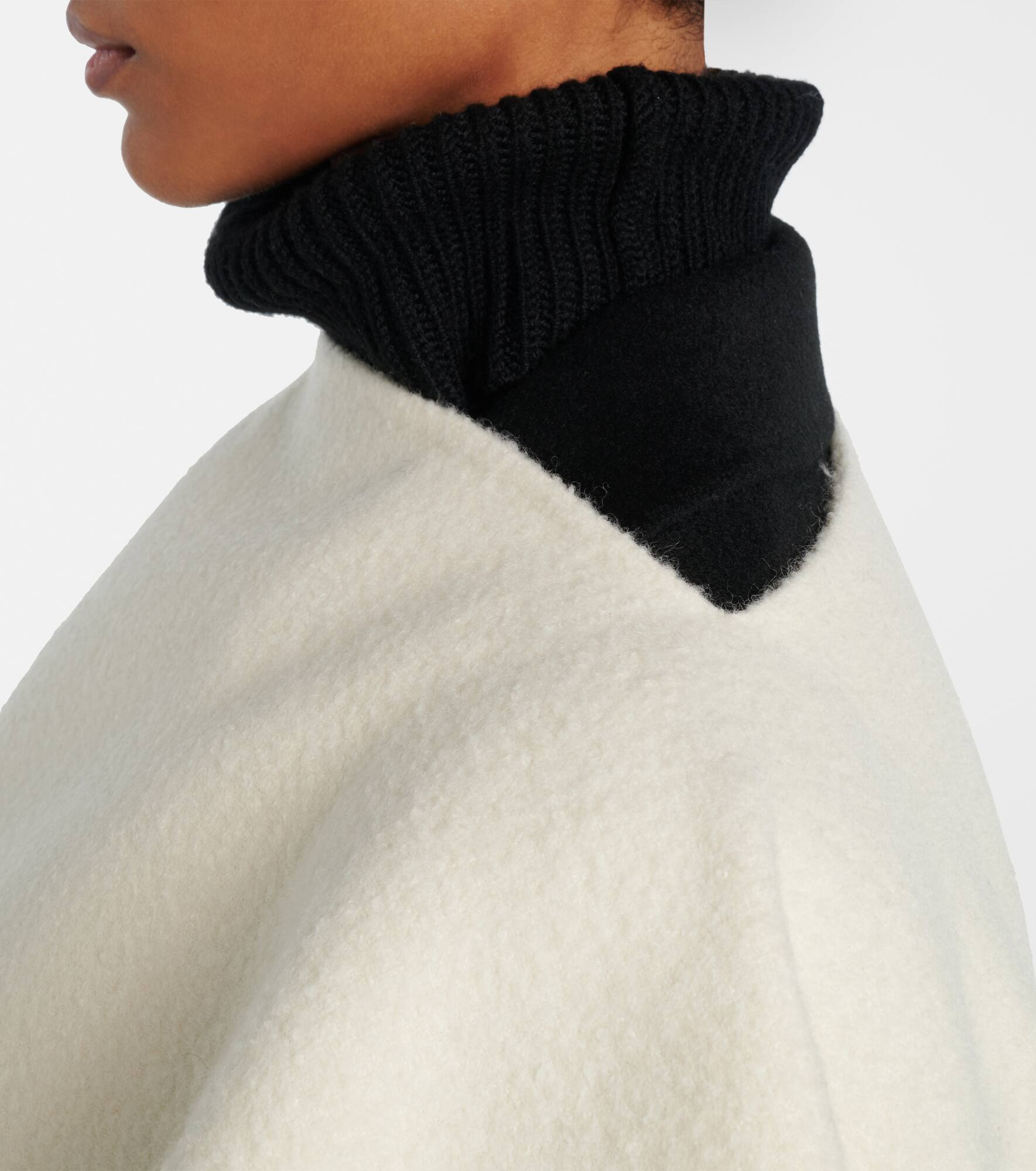 Fringed wool-blend poncho - 4
