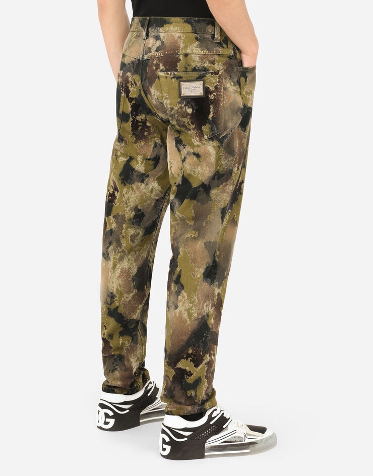 Loose flocked camouflage-print jeans - 5