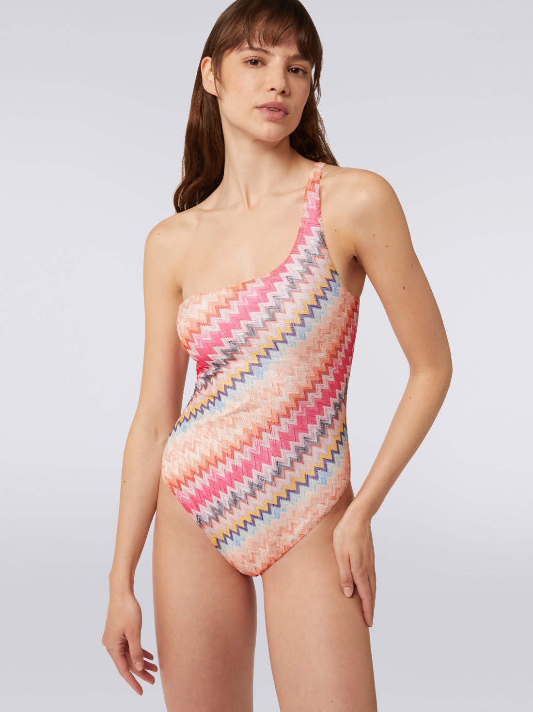 One-shoulder one-piece swimming costume in chevron viscose - 5