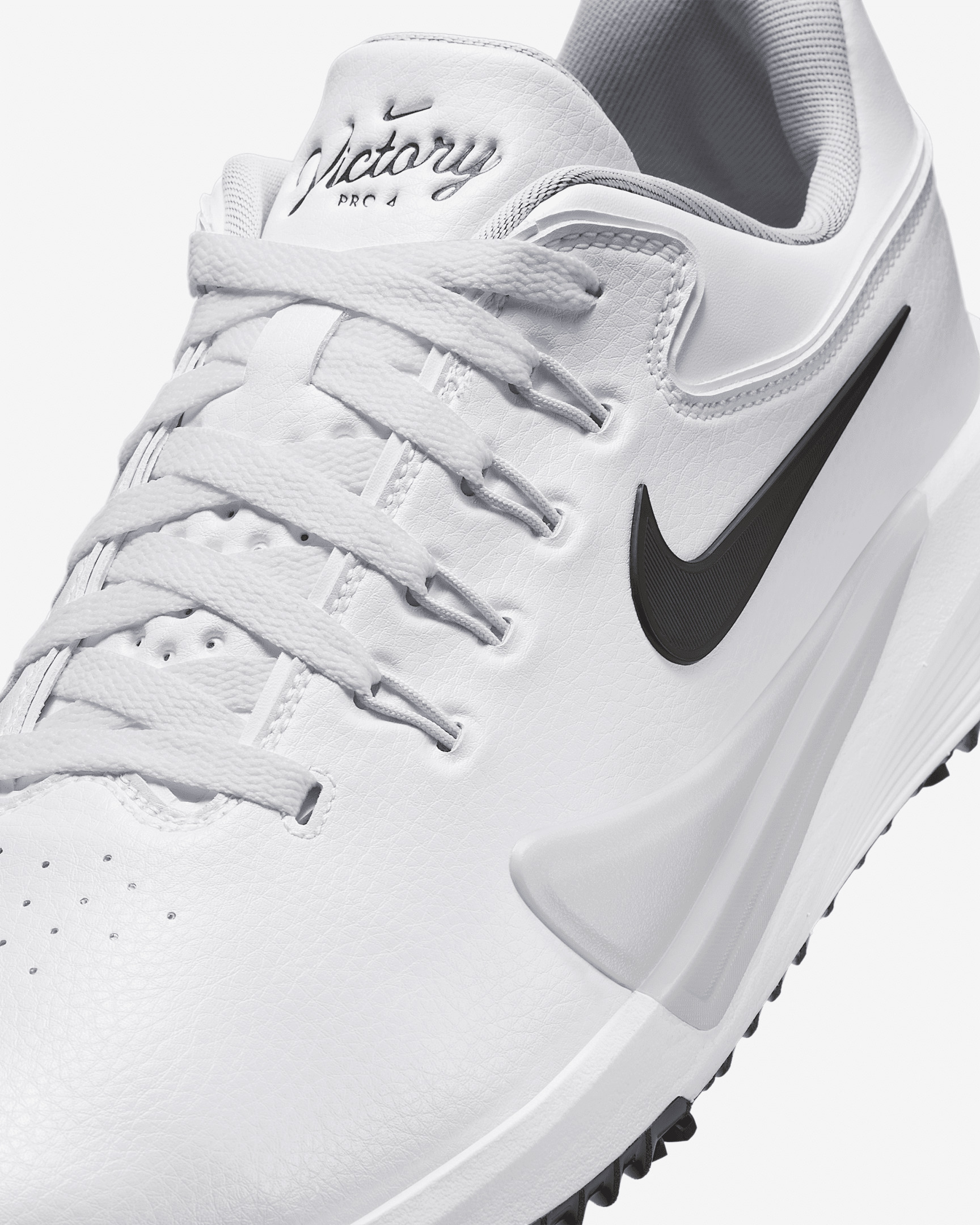Nike Victory Pro 4 Golf Shoes (Wide) - 8