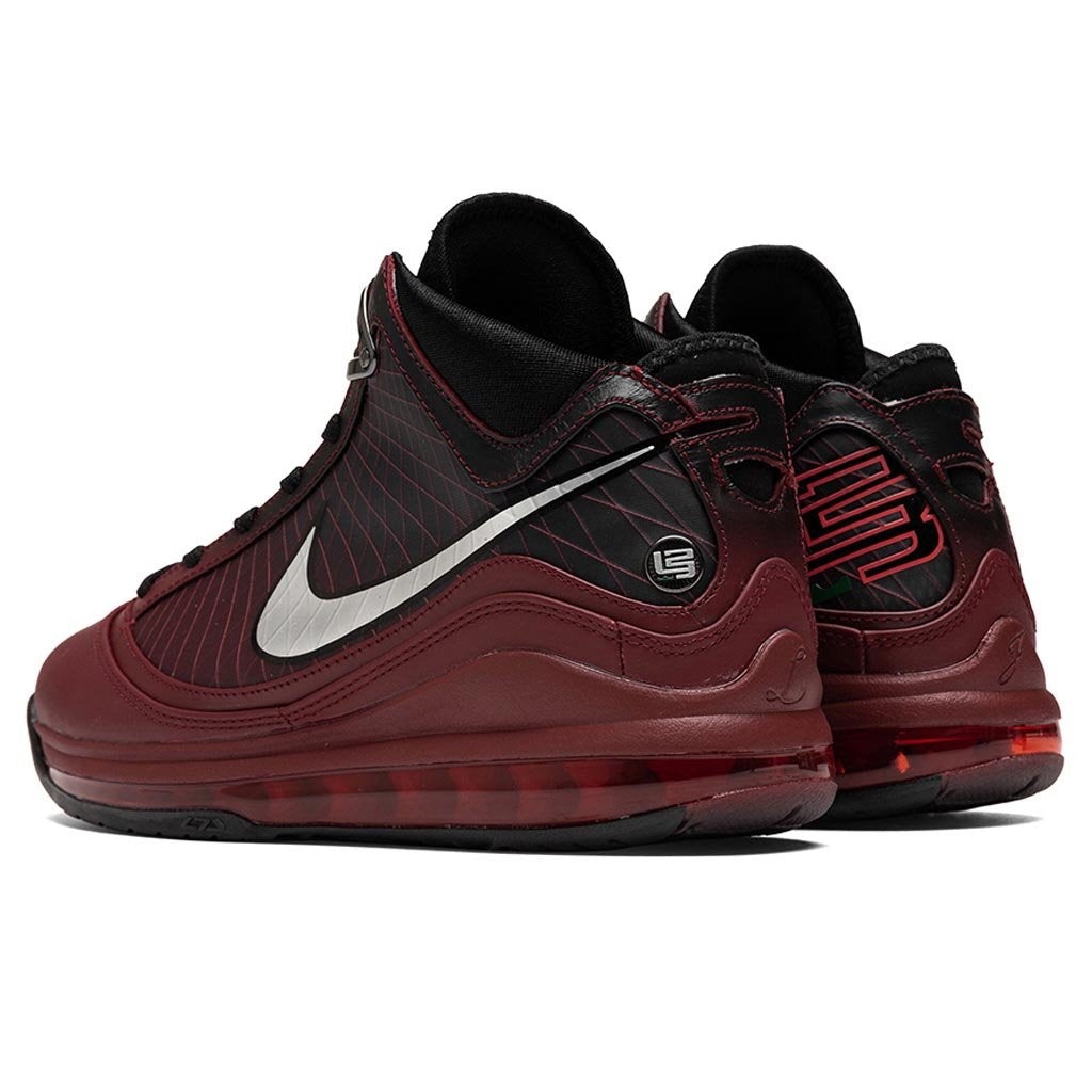 NIKE LEBRON VII QS - 3