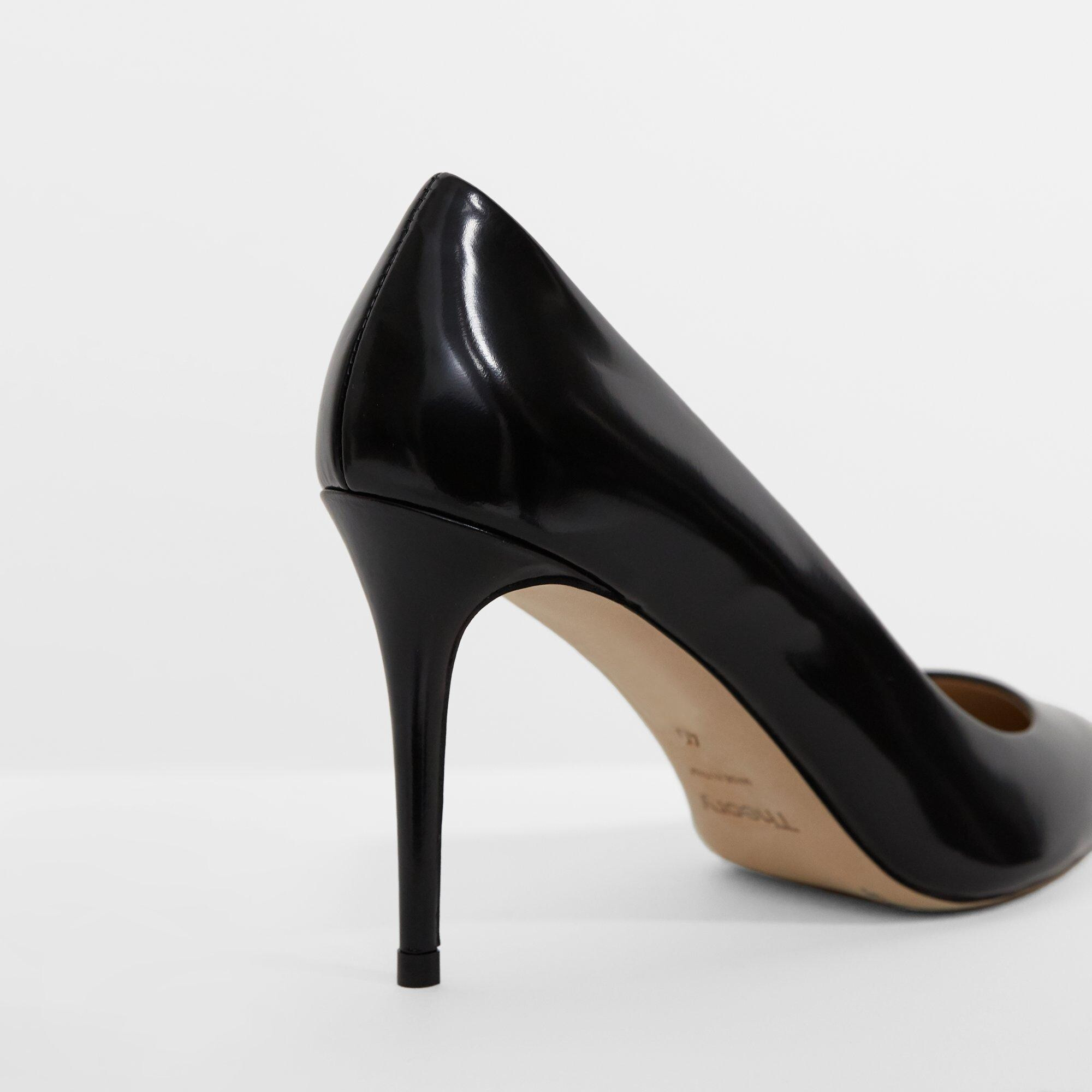 City Pump in Brushed Leather - 7