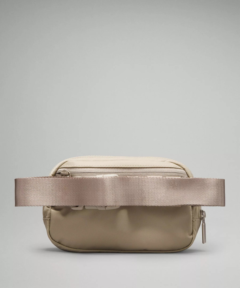Everywhere Belt Bag 1L 3