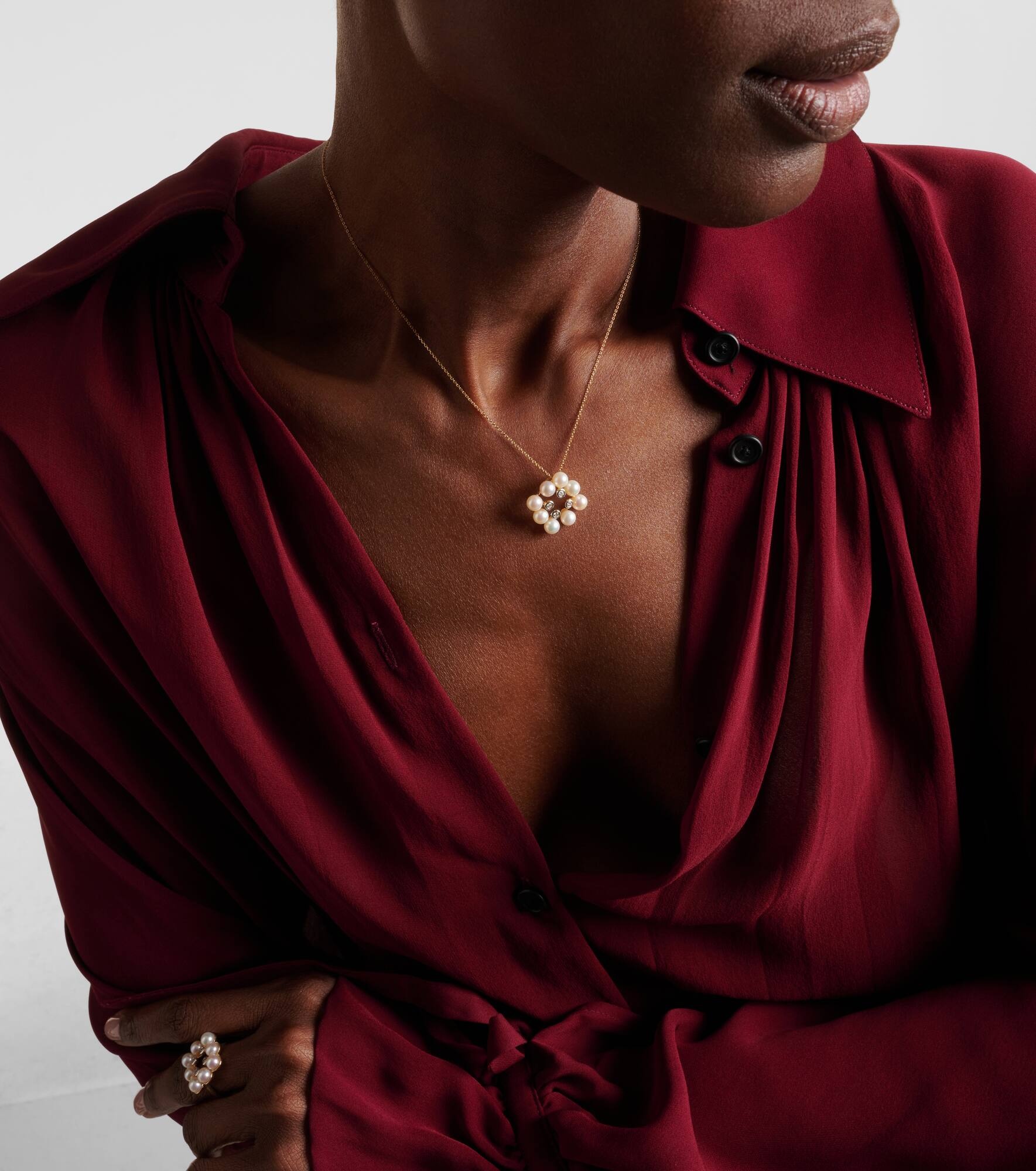 Cluster 14kt gold pendant necklace with pearls and diamonds - 2