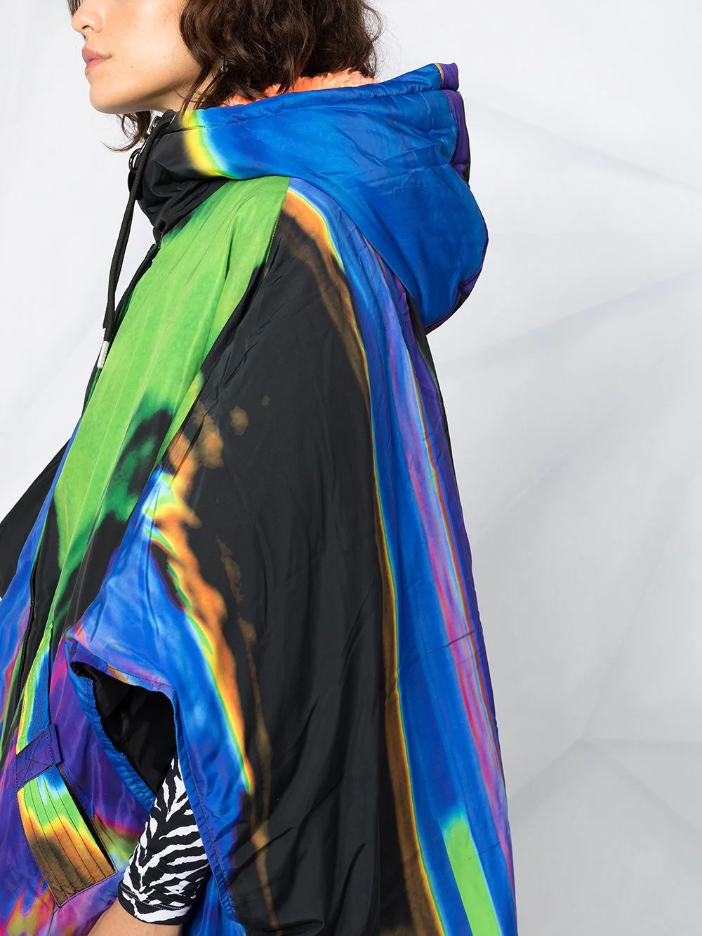 graphic-print padded cape coat - 3