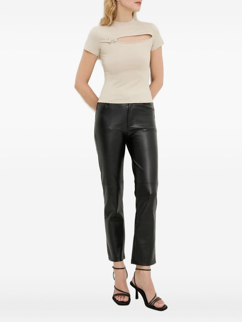 keyhole-detail clasp T-shirt 1