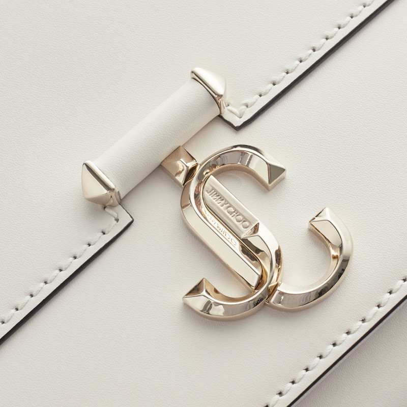 Varenne Xbody E/W
Latte Leather Cross Body Bag with JC Emblem 4