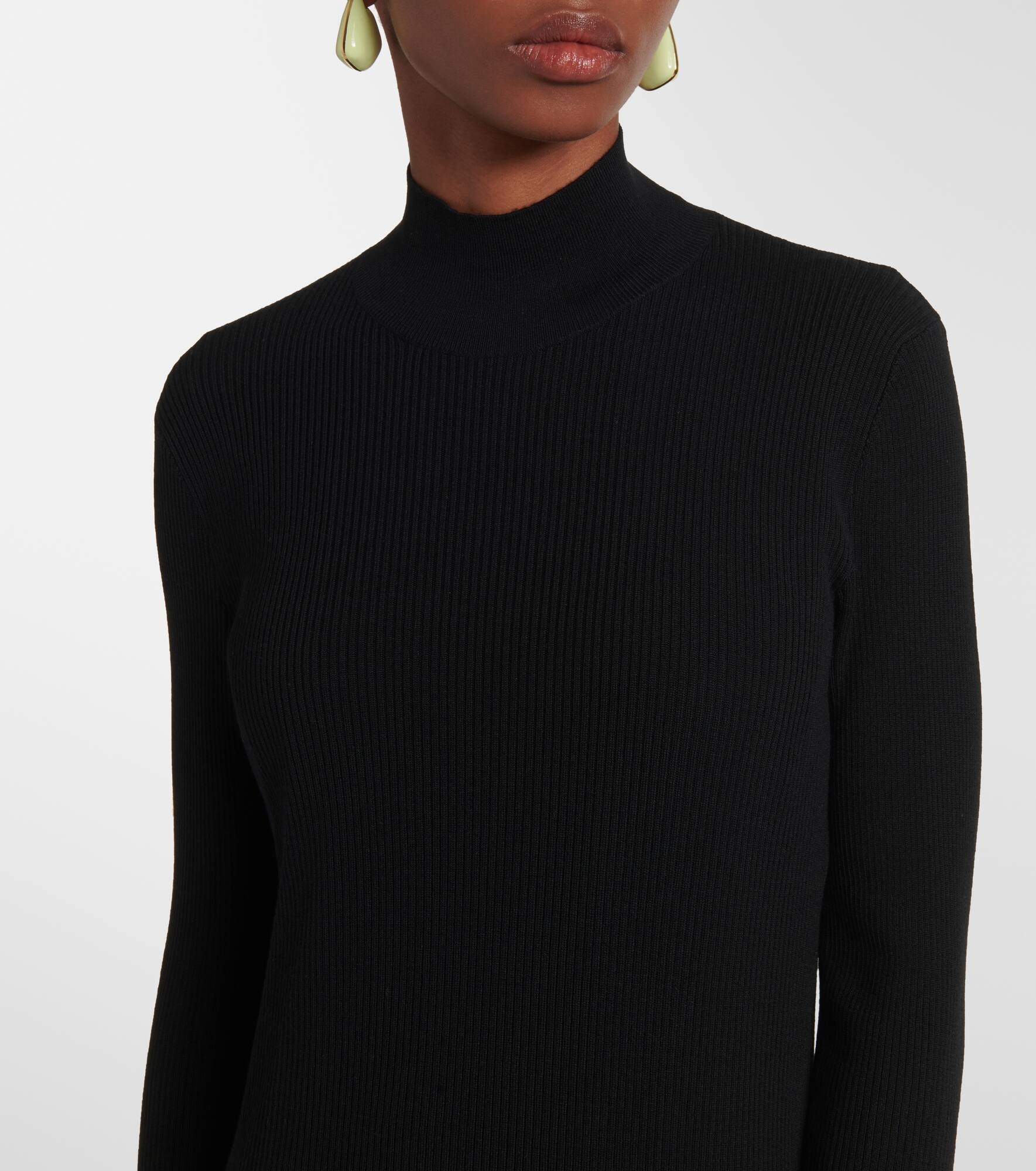 Ruffled midi dress - 4