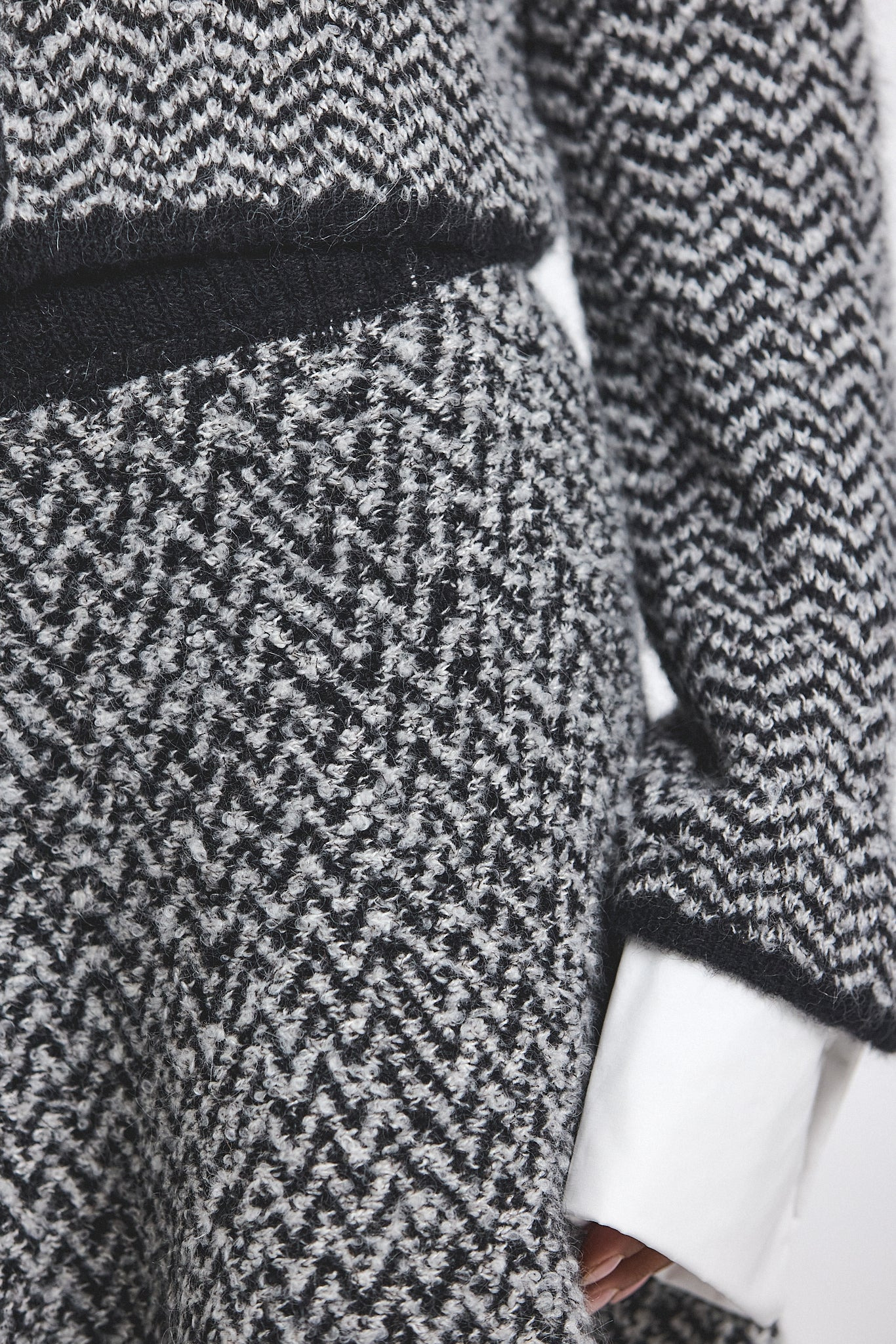 IMOGEN HERRINGBONE KNIT MINI SKIRT - 2