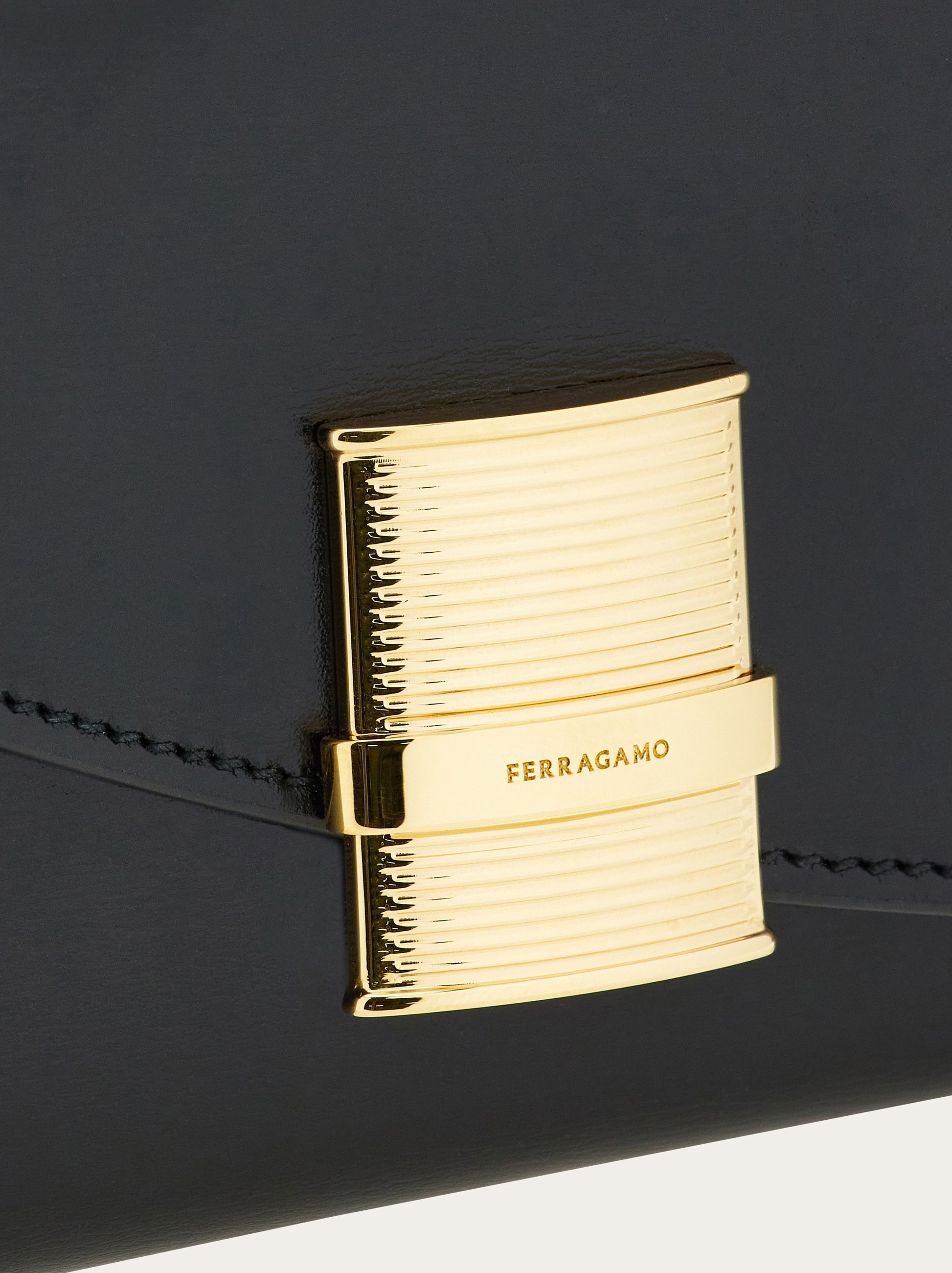 Fiamma wallet with chain - 6
