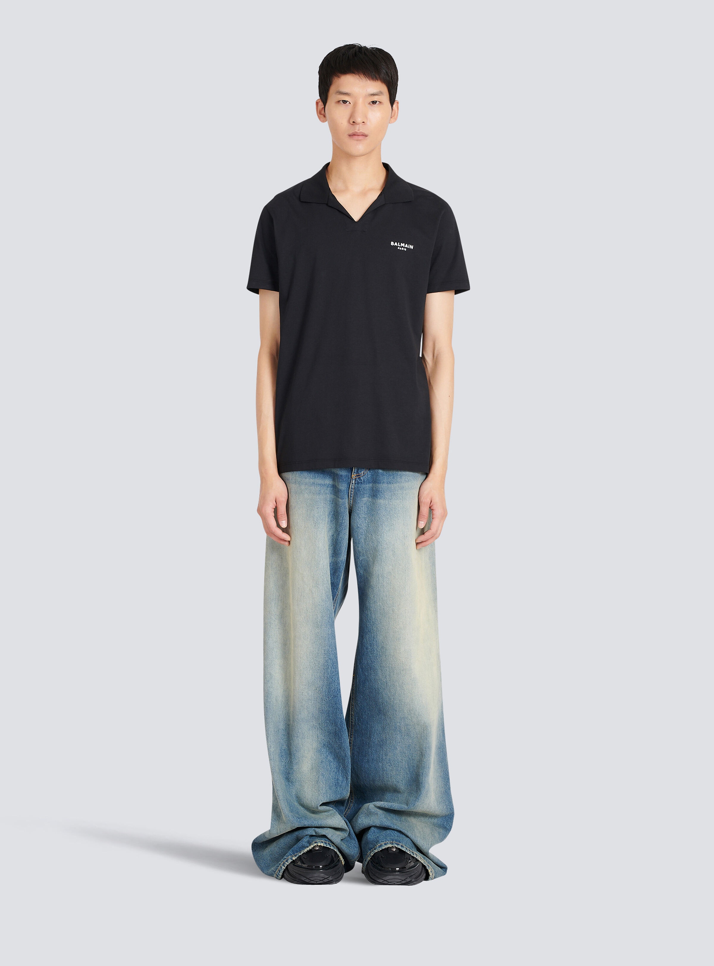 Sustainable cotton polo with small velvet Balmain Paris logo - 4