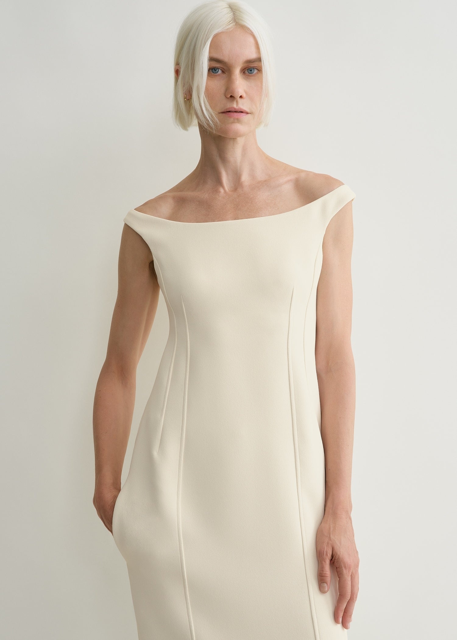 Curved off-shoulder dress eggnog - 5