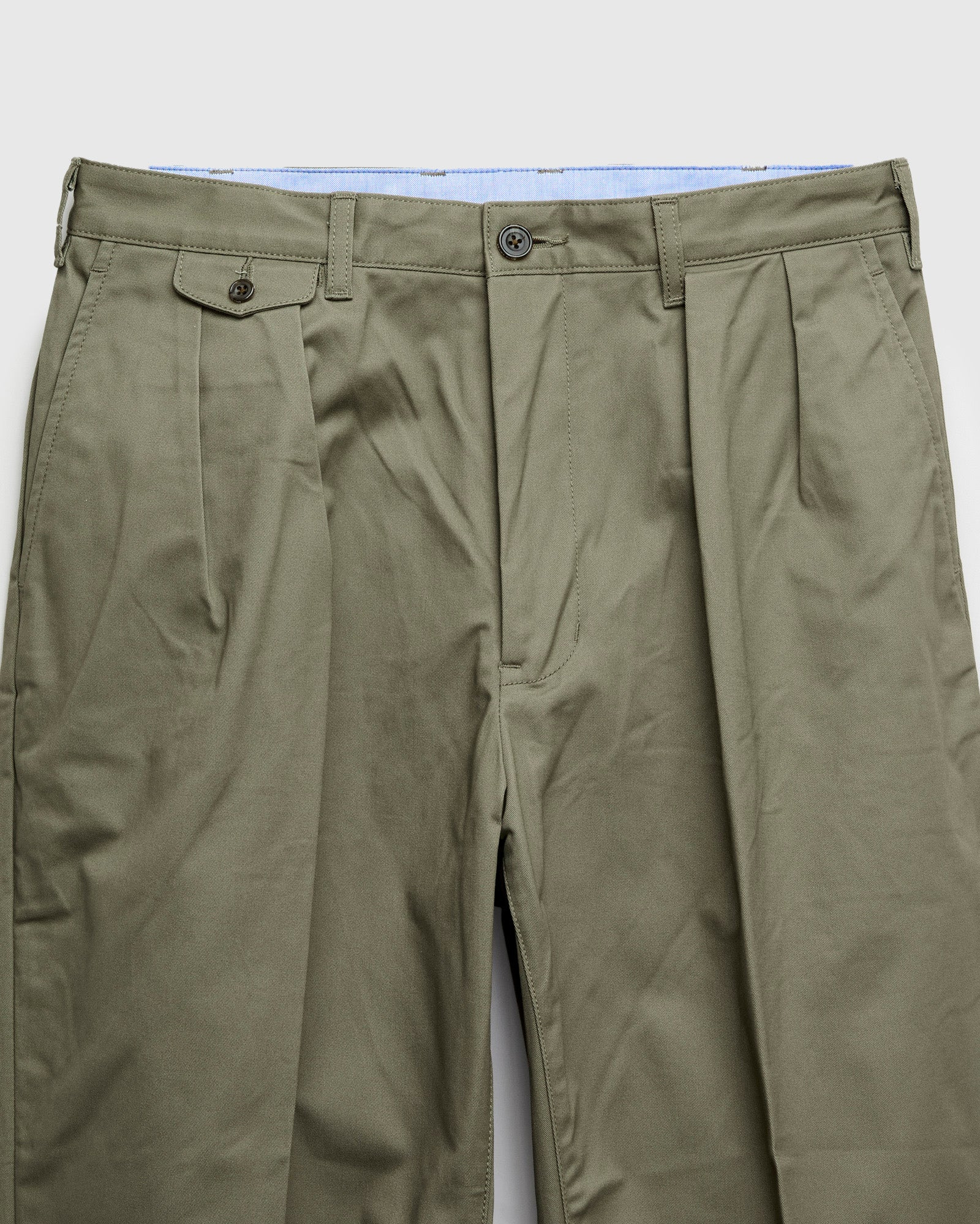 2-Pleat Twill Trousers in Olive - 3