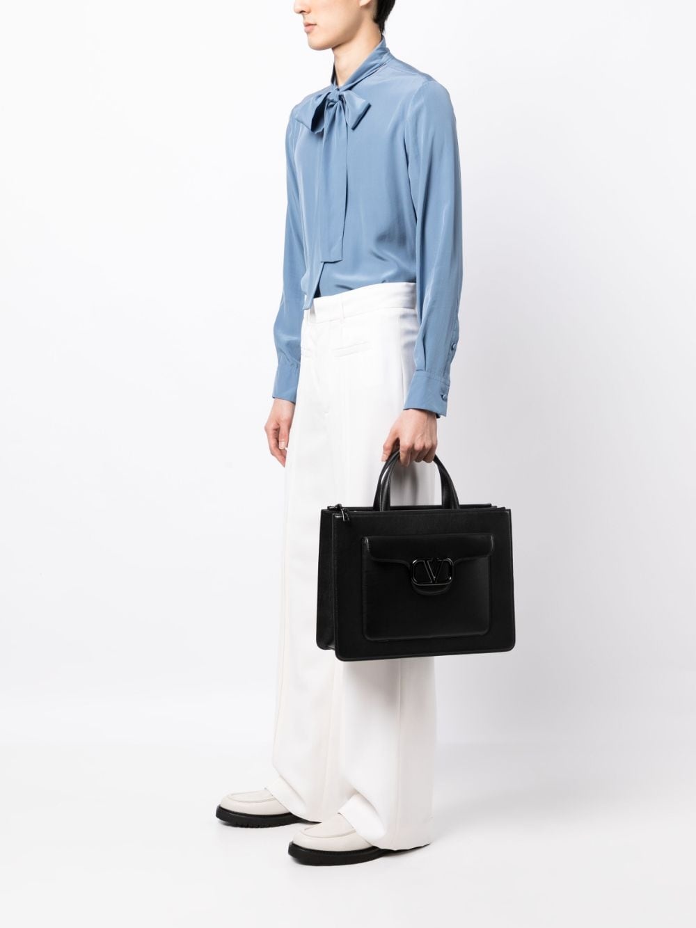 V-Logo leather briefcase - 2