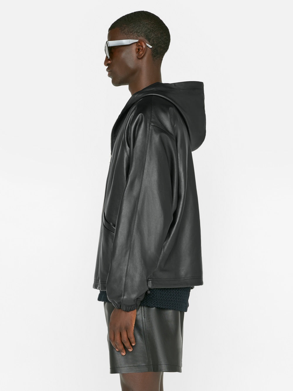Clean Leather Hoodie in Noir - 7