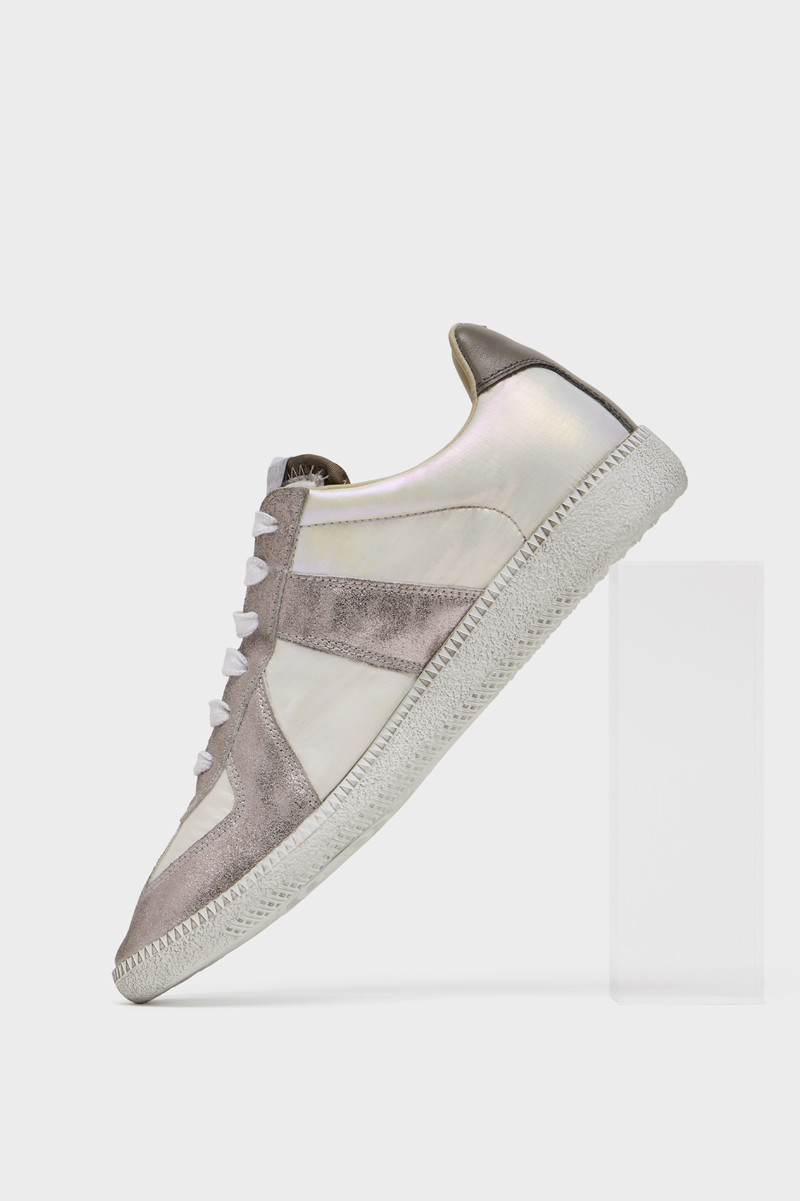Maison Margiela Replica Iridescent outlook