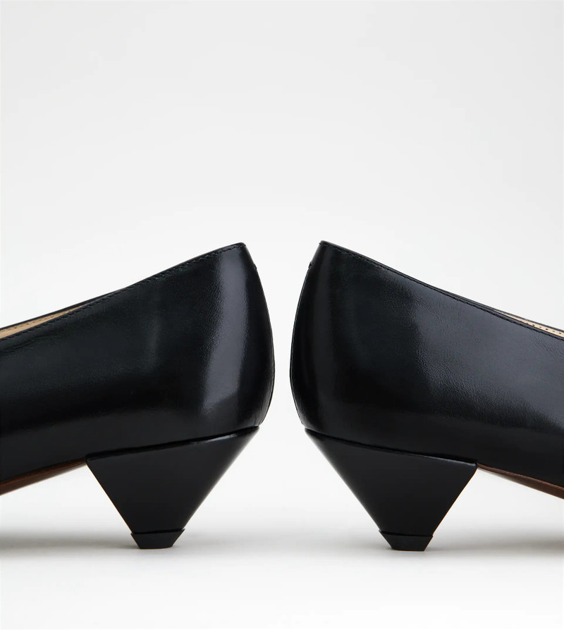 PUMPS IN LEATHER - BLACK 4