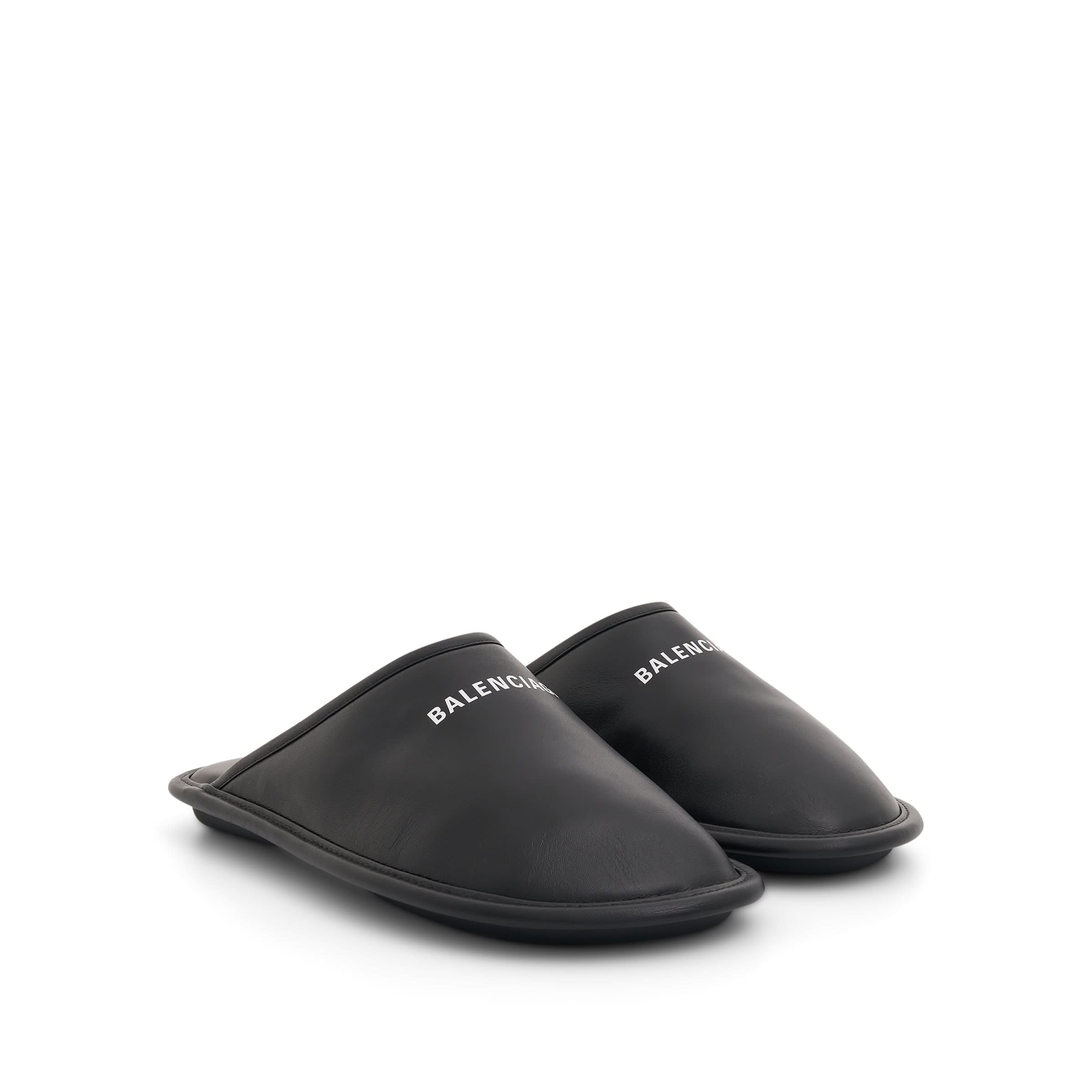 Home Slippers in Black/White - 2