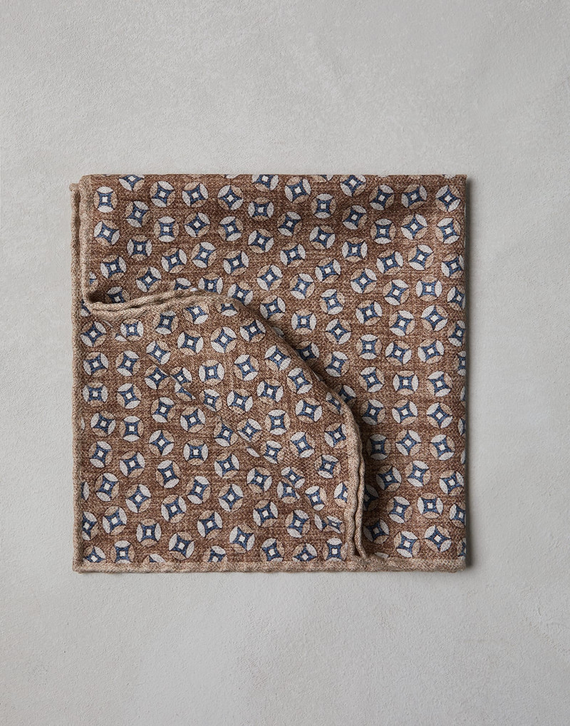 Silk pocket square with pattern 1