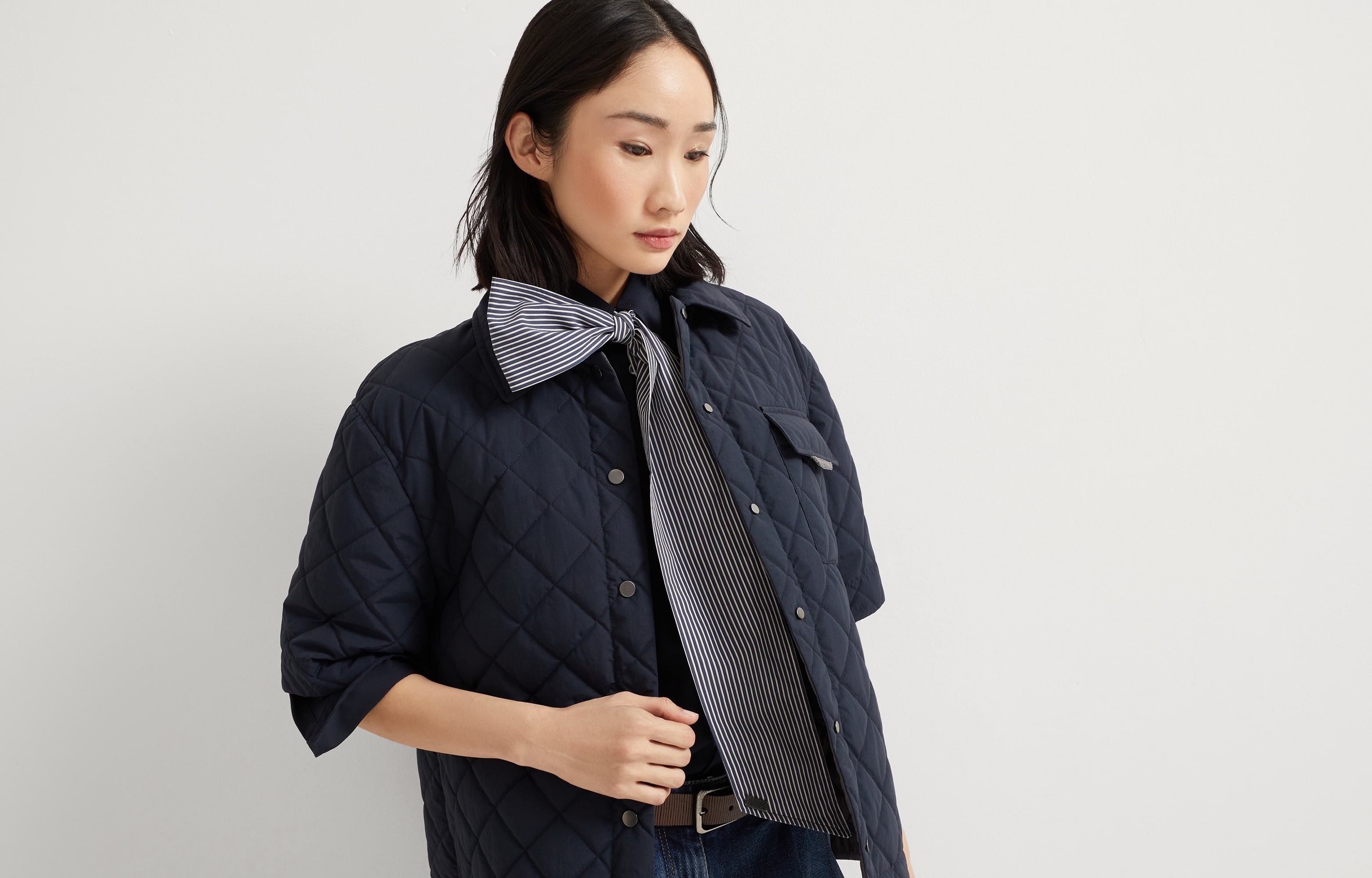 Water-resistant techno cotton short sleeve outerwear jacket with Thermore® padding and shiny flap de - 6