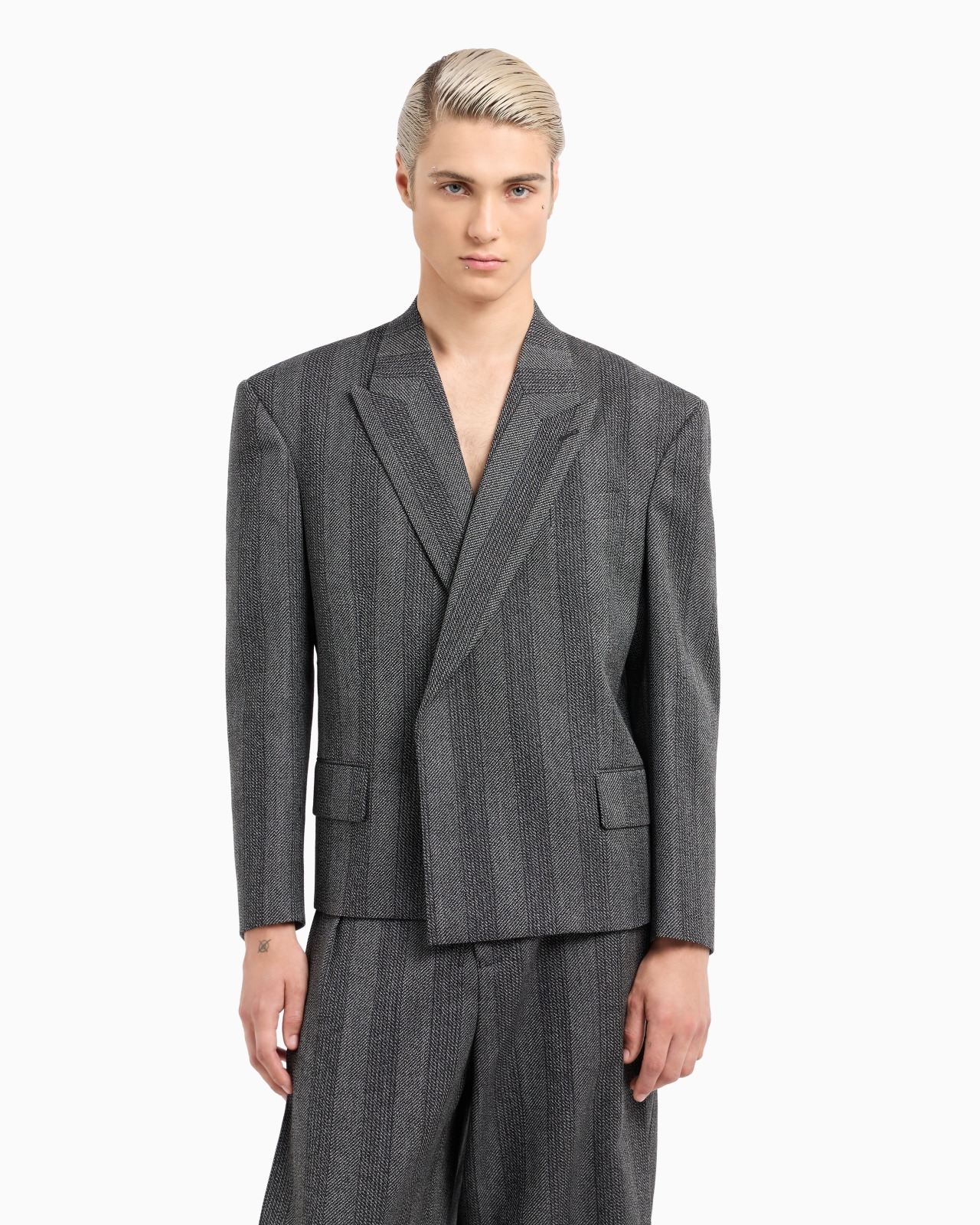 SHORT SINGLE-BREASTED BLAZER IN COMPACT VIRGIN WOOL WITH CHEVRON STRIPES - 2