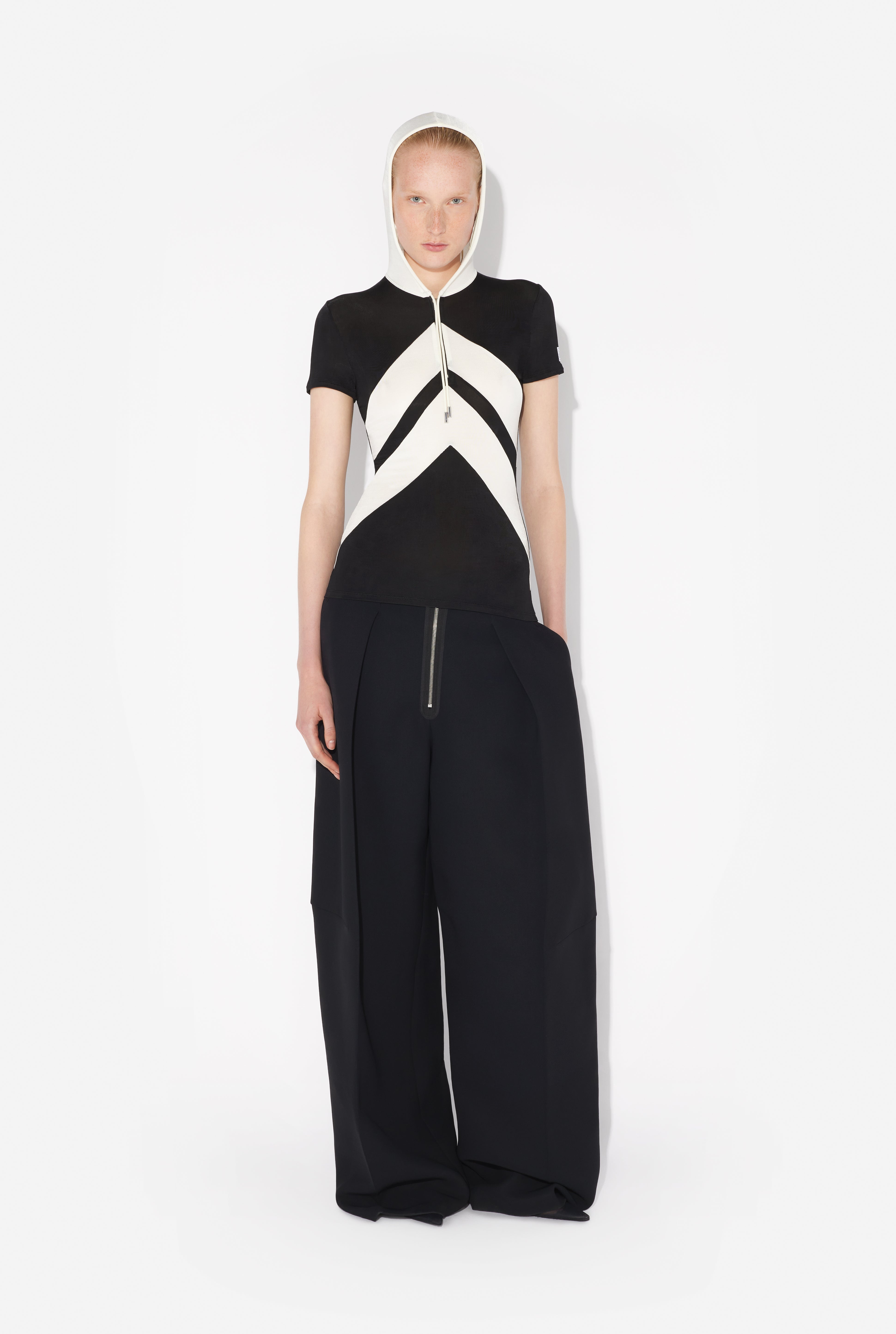 THE BLACK T-SHIRT WITH CHEVRONS - 2