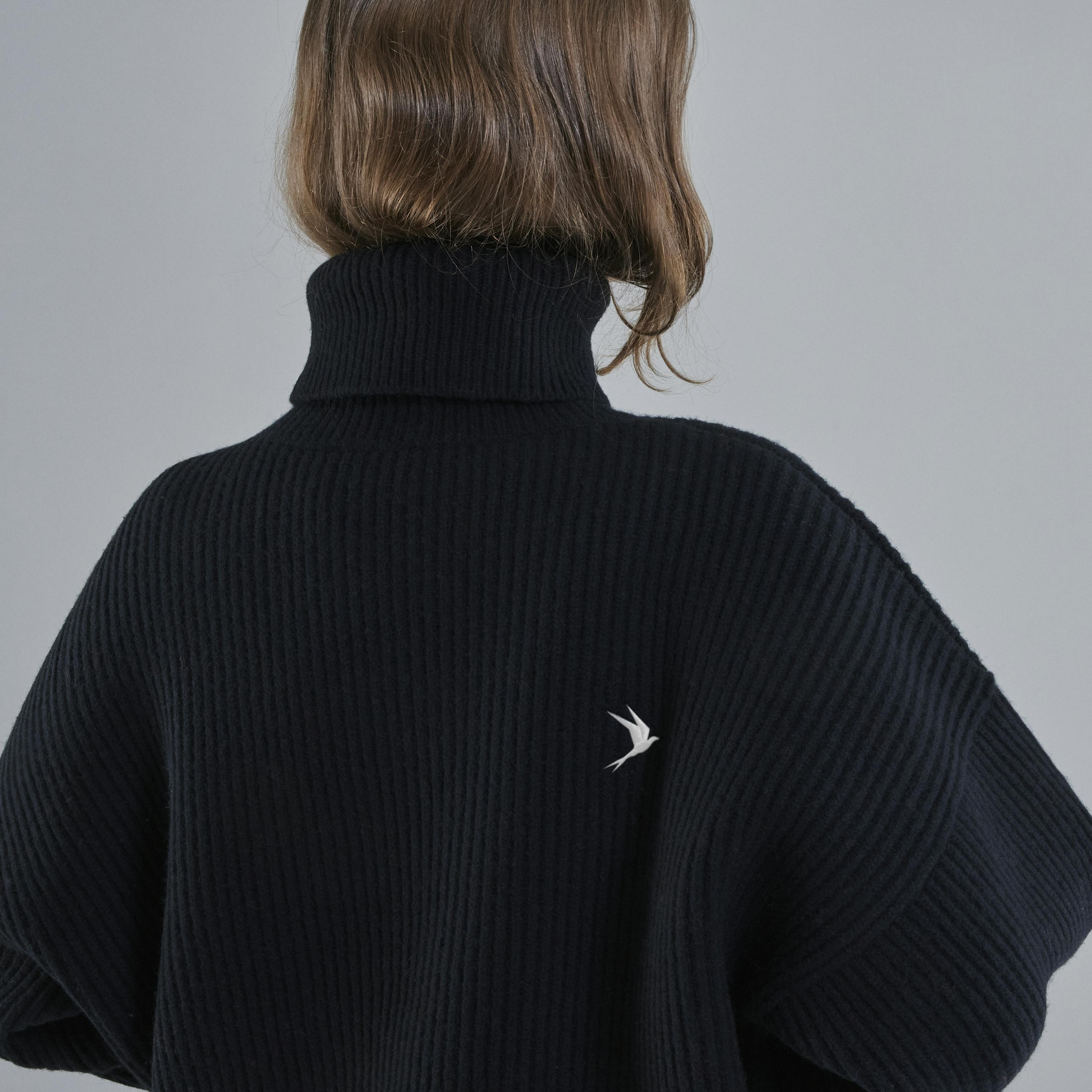 Vonarstræti Wool Sweater (Unisex) - 9