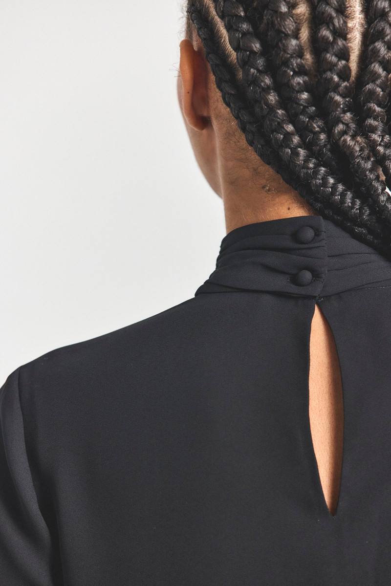 DEREK LAM 10 CROSBY VALENTINE NECK TIE BLOUSE outlook