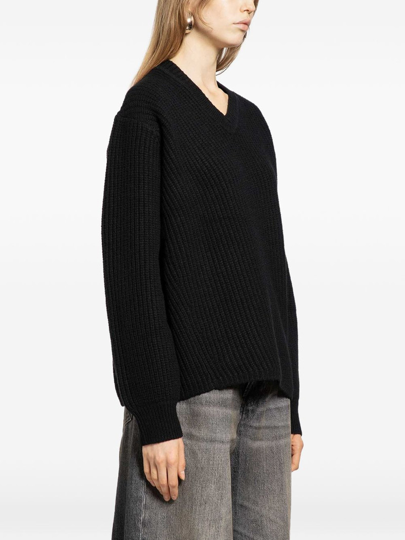 6397 angled-rib V-neck outlook