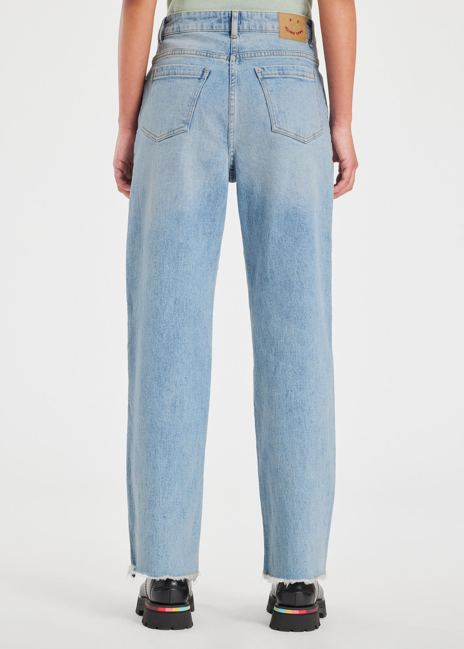 Women's Wide Leg Jeans With Frayed Hem - 4