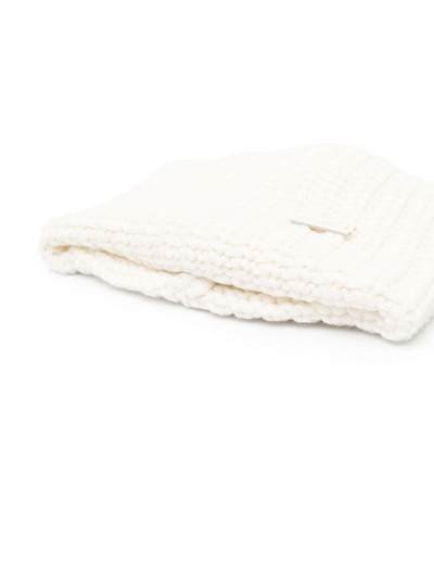 SAINT LAURENT logo-plaque chunky knit cashmere beanie outlook
