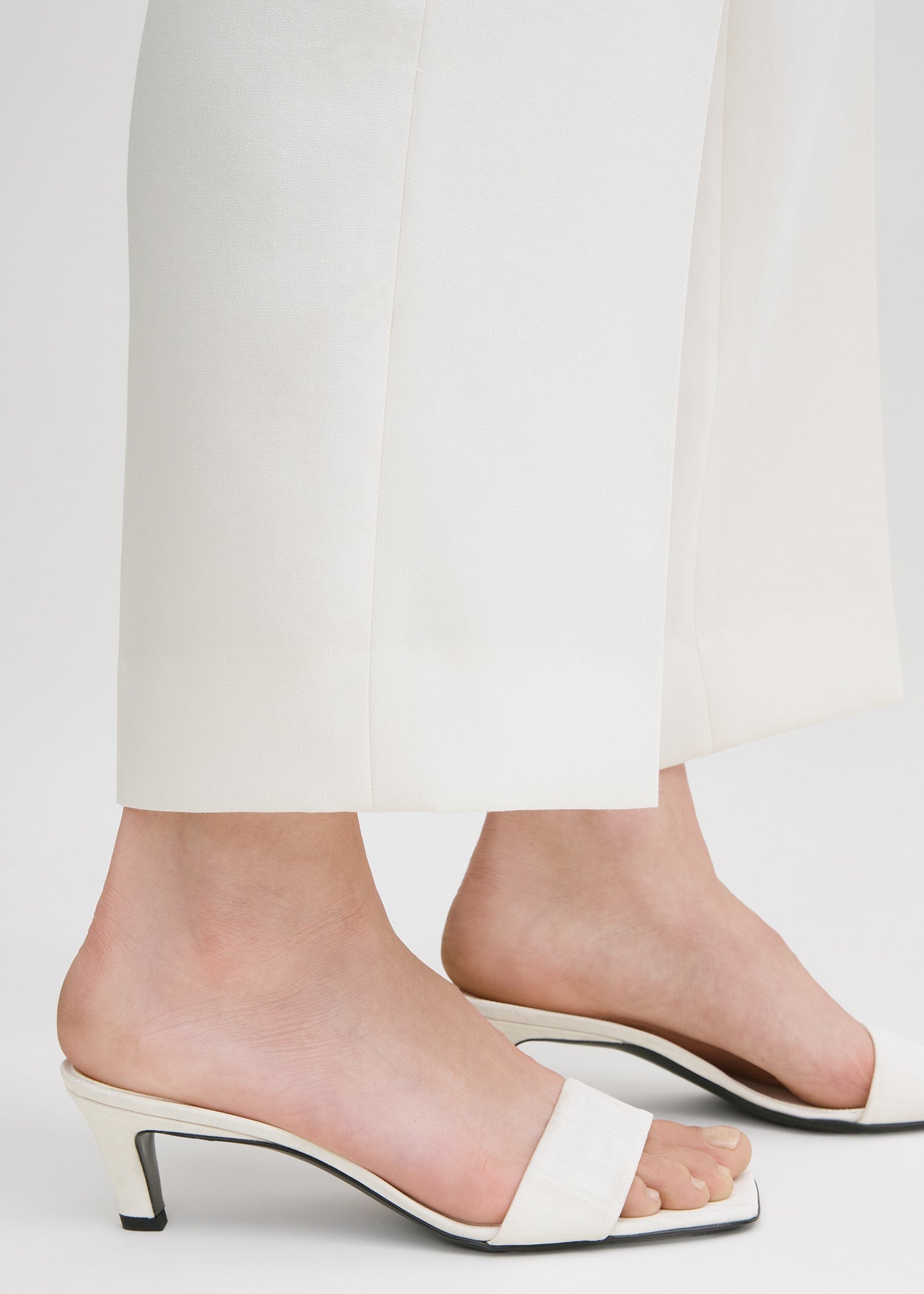 Totême The Mule Sandal off-white | REVERSIBLE