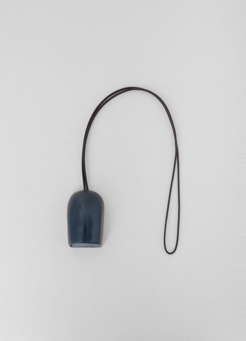 MOLDED KEY HOLDER
VEGETABLE-TANNED LEATHER 4